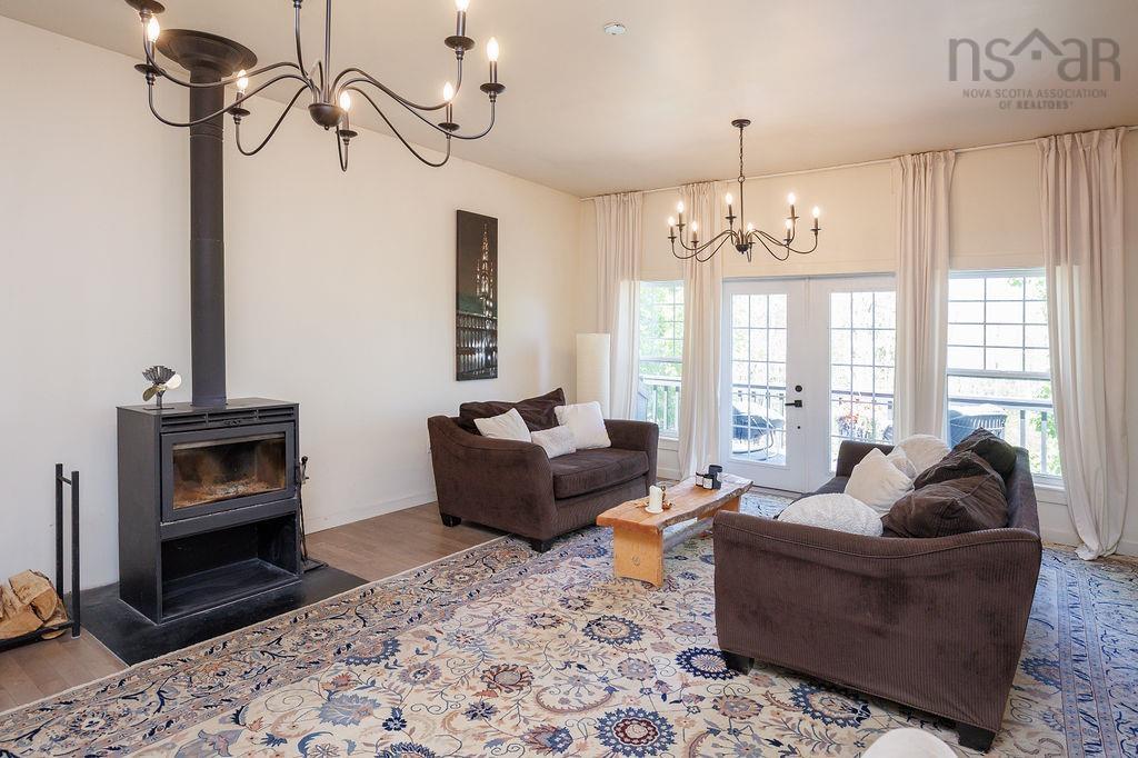 $1,998,000.00: 494 St George Street, Annapolis Royal