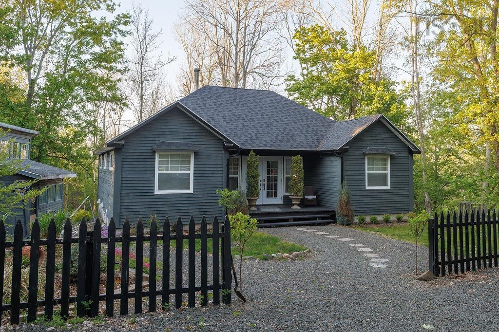 $1,998,000.00: 494 St George Street, Annapolis Royal