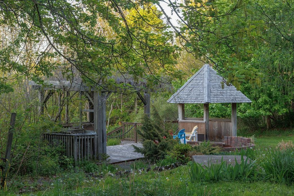 $1,998,000.00: 494 St George Street, Annapolis Royal