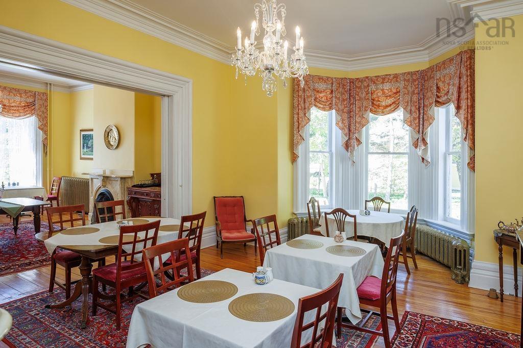 $1,998,000.00: 494 St George Street, Annapolis Royal