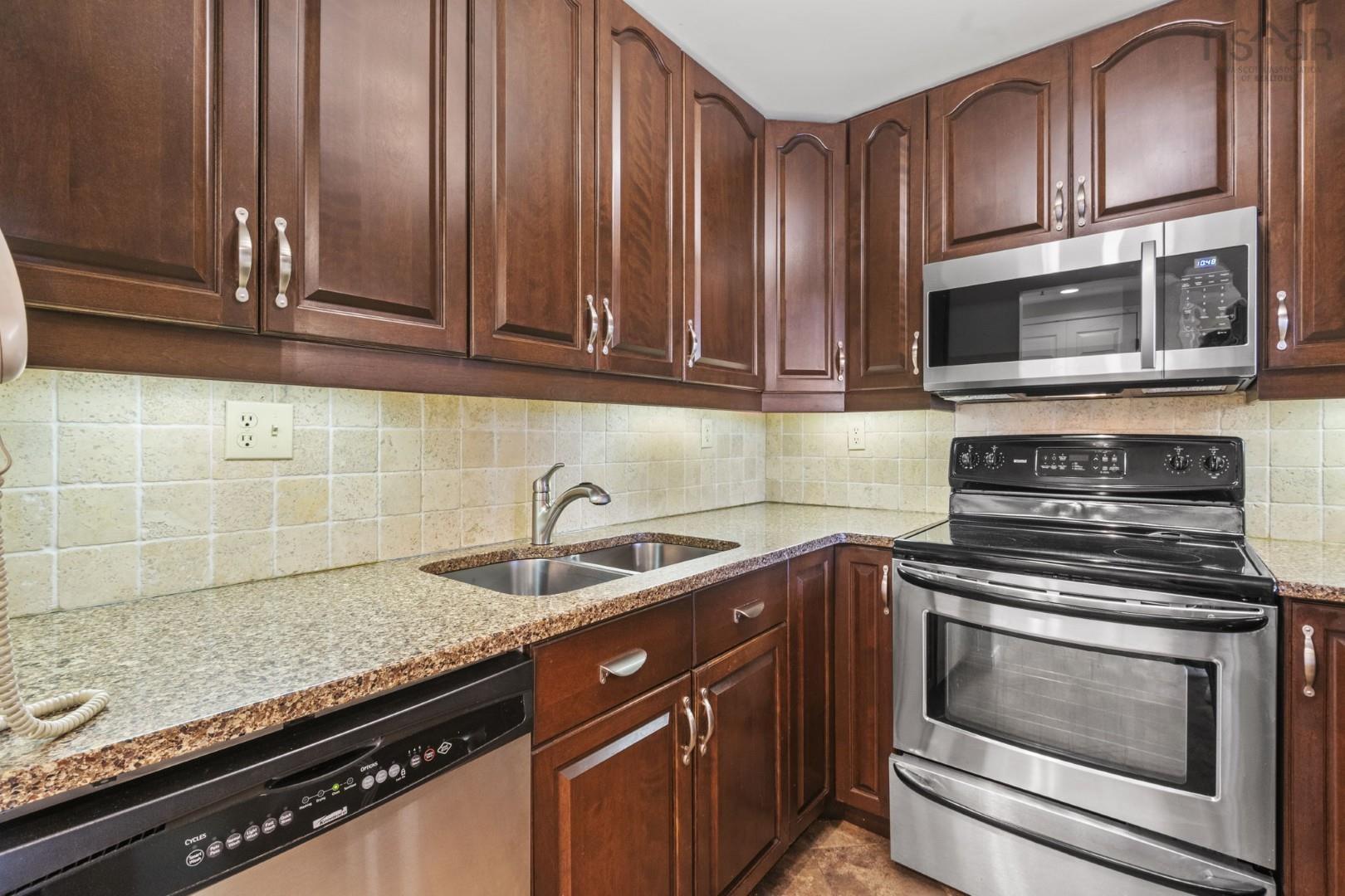 $399,900.00: 910 30 Brookdale Crescent, Dartmouth