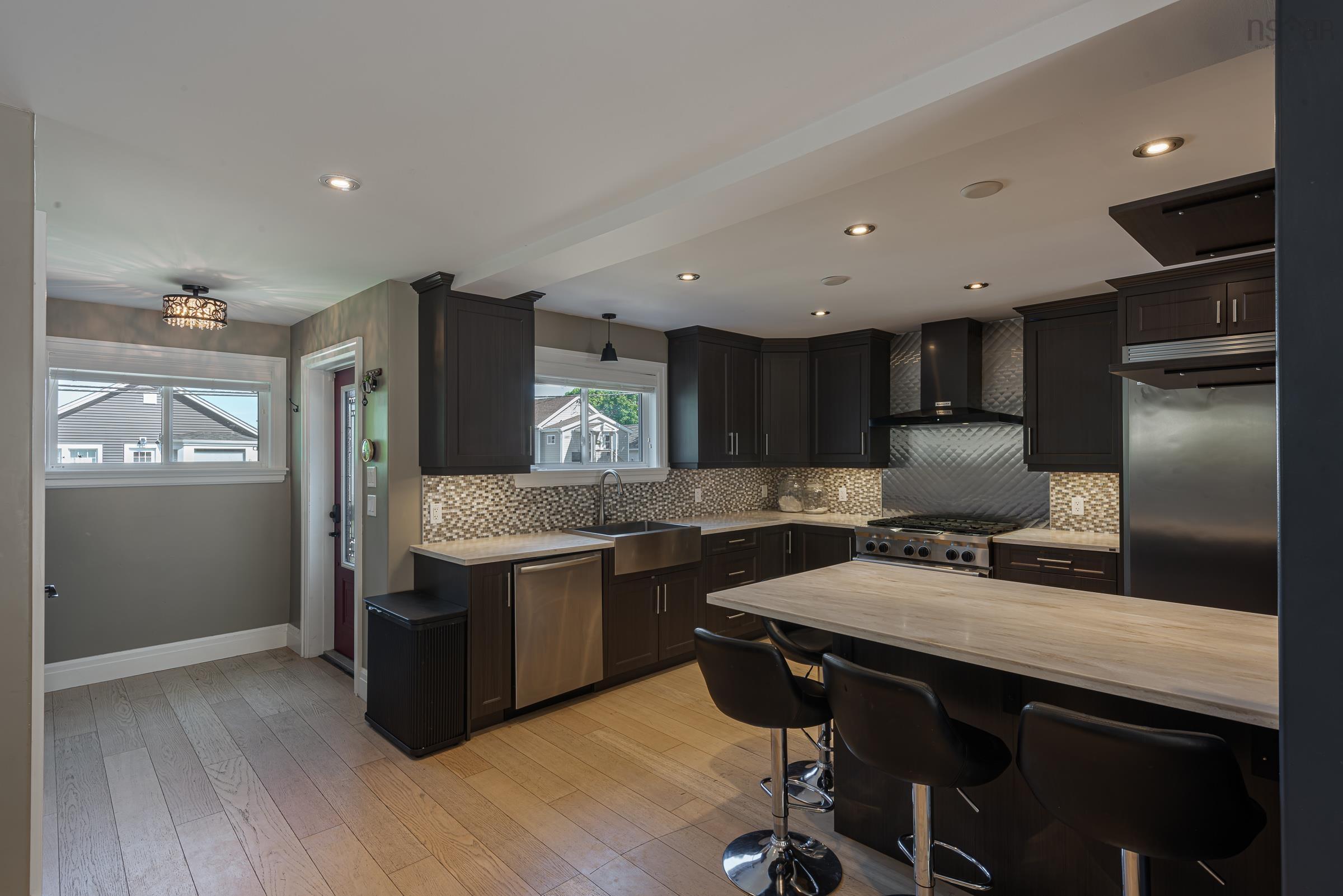 $714,900.00: 6034 Leeds, Halifax Peninsula