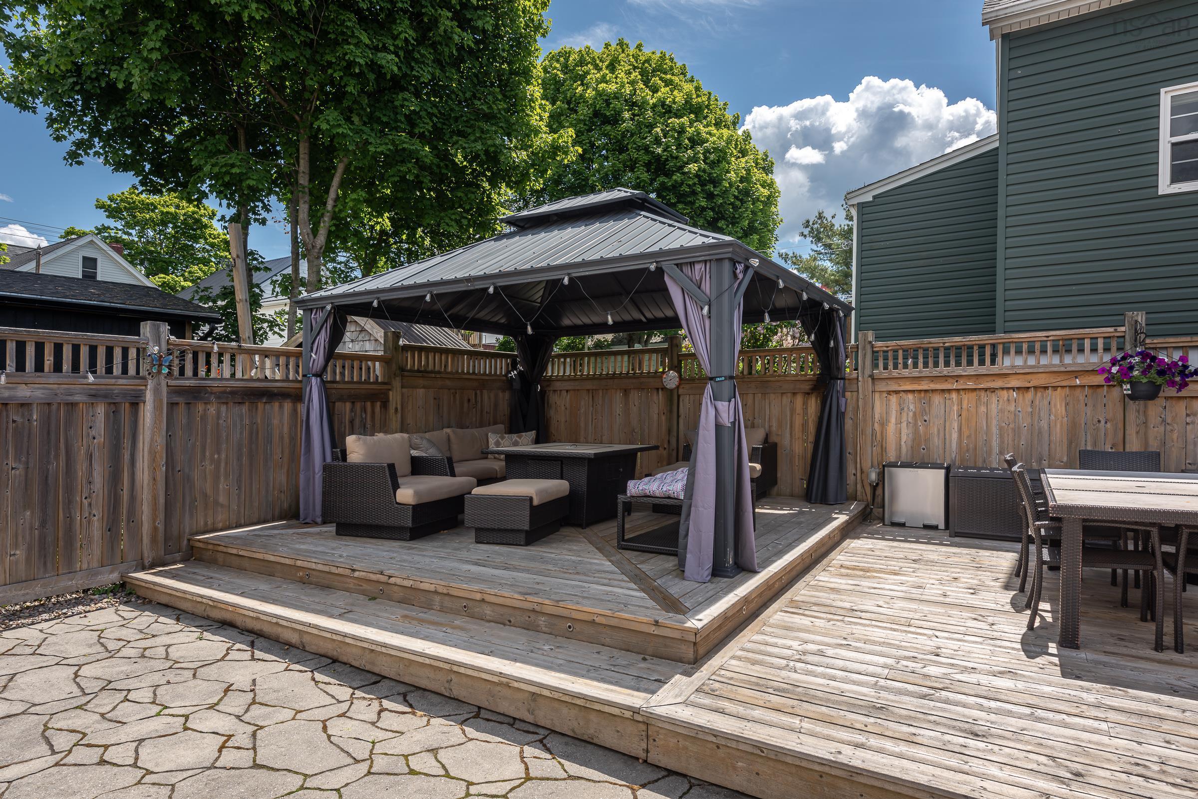 $714,900.00: 6034 Leeds, Halifax Peninsula