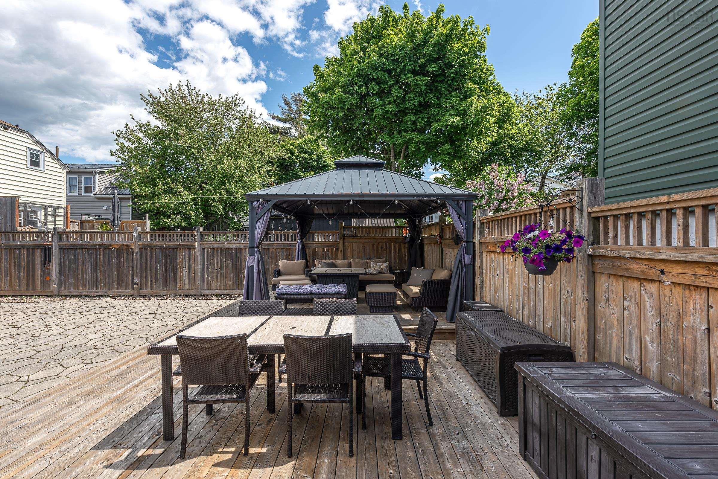 $714,900.00: 6034 Leeds, Halifax Peninsula