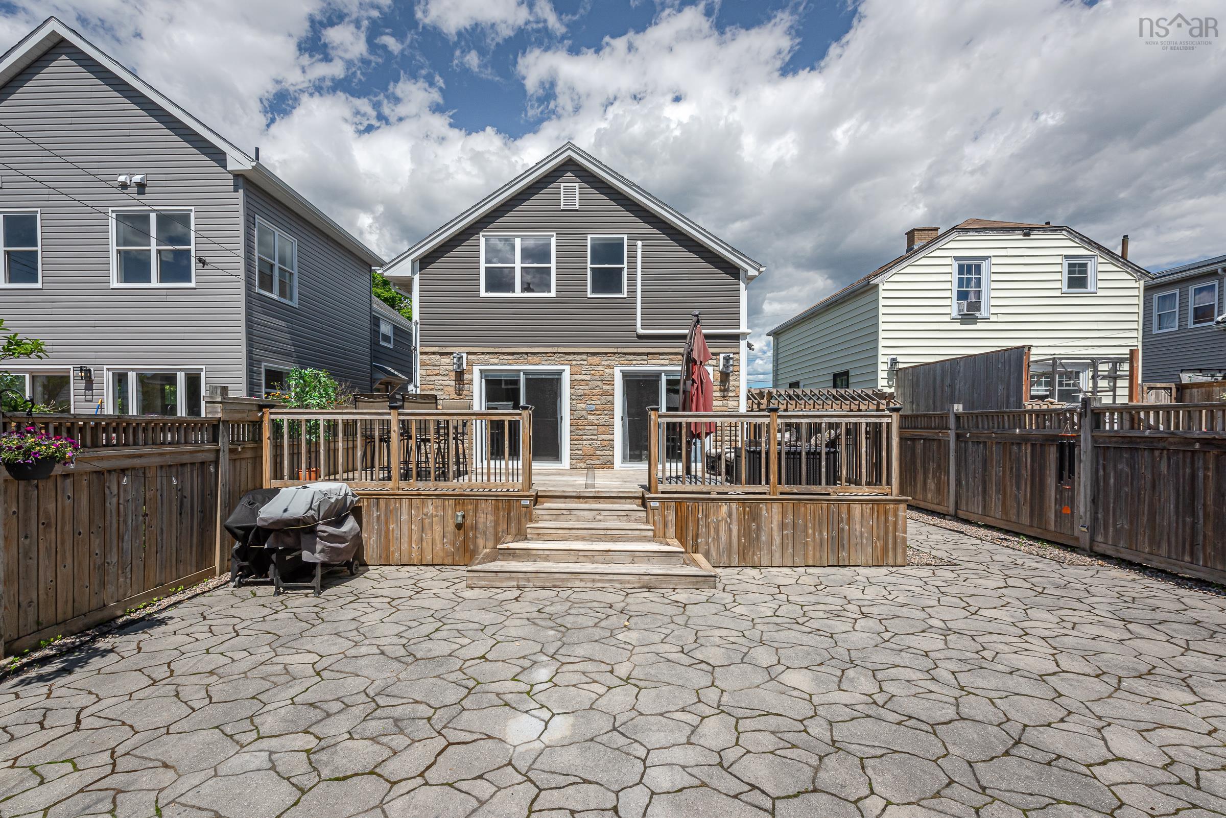 $714,900.00: 6034 Leeds, Halifax Peninsula
