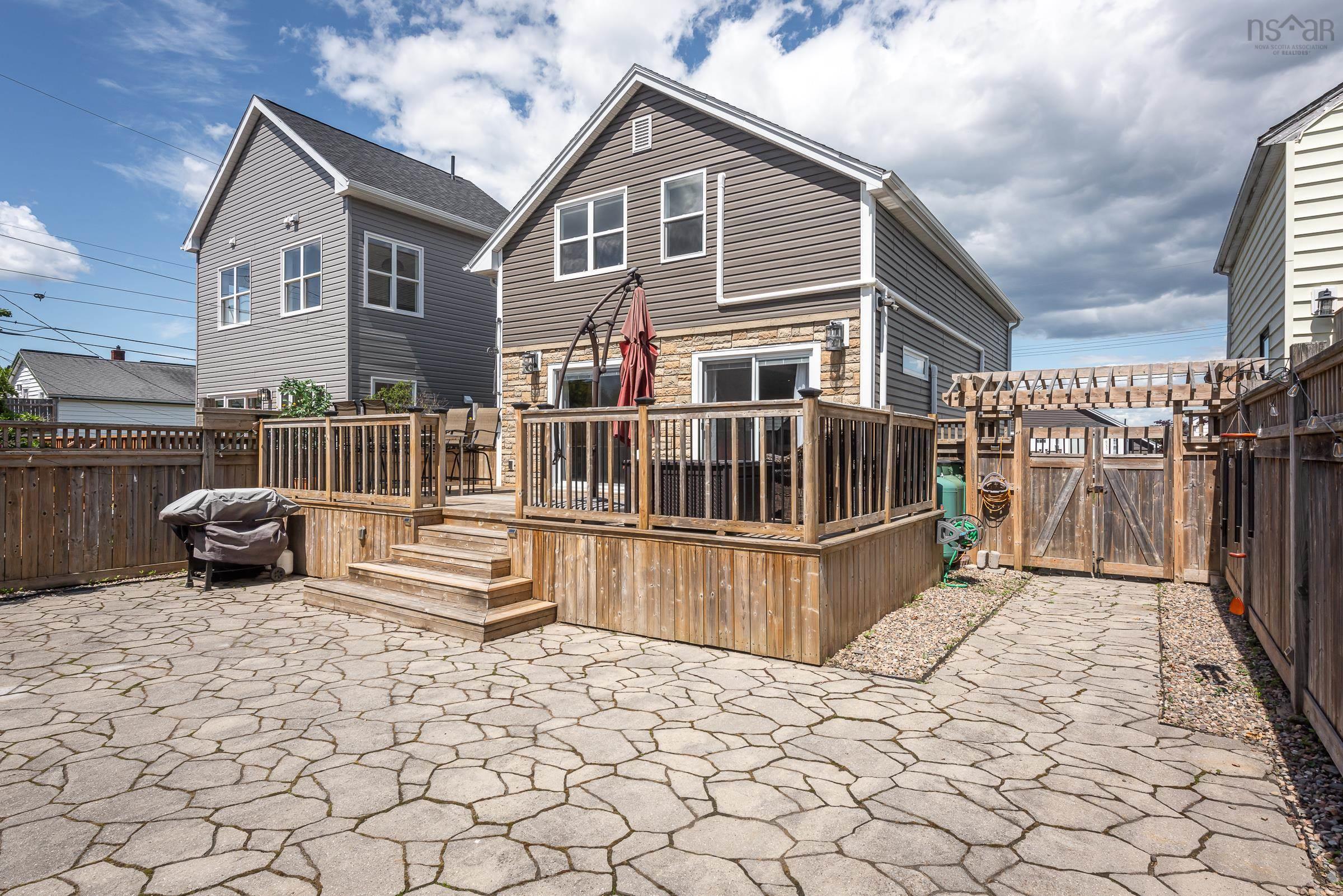 $714,900.00: 6034 Leeds, Halifax Peninsula