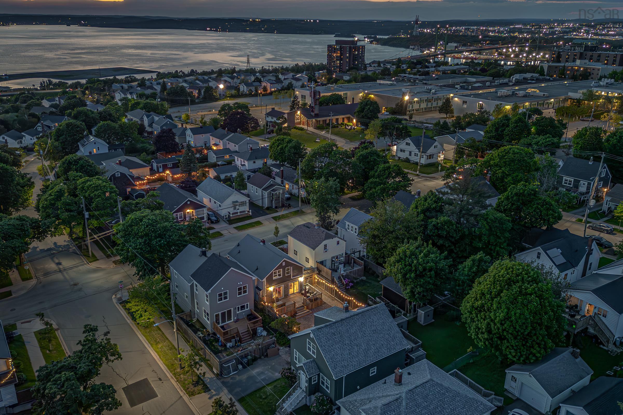 $714,900.00: 6034 Leeds, Halifax Peninsula