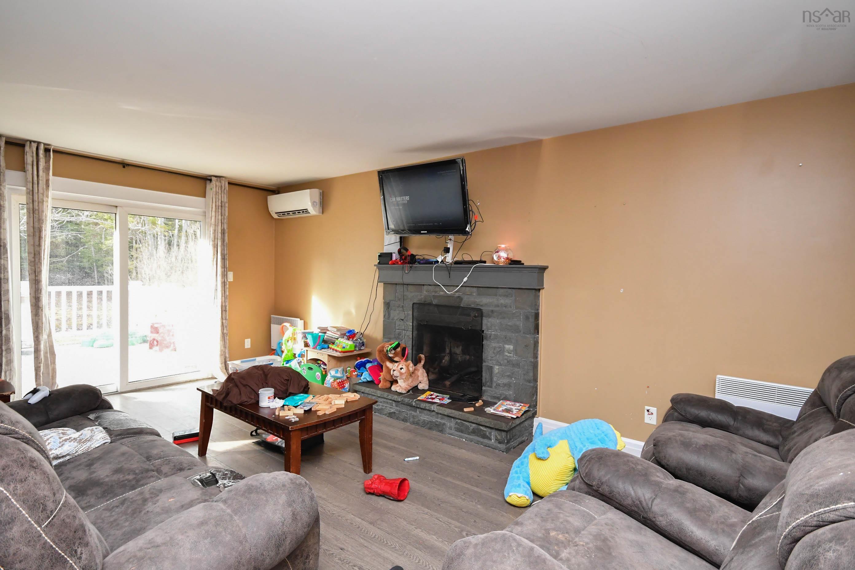 $589,900.00: 184 Lockview Road, Fall River