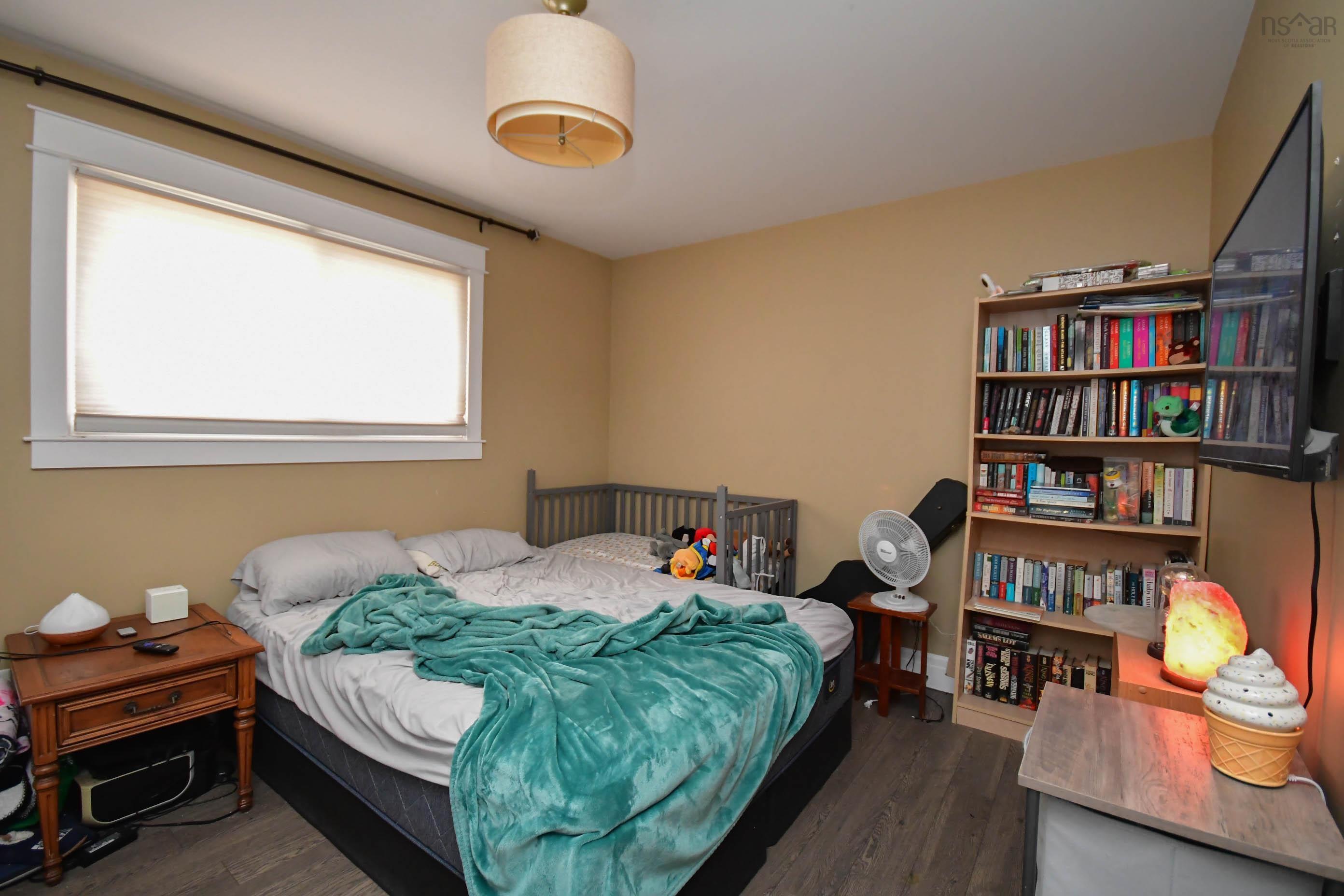 $589,900.00: 184 Lockview Road, Fall River