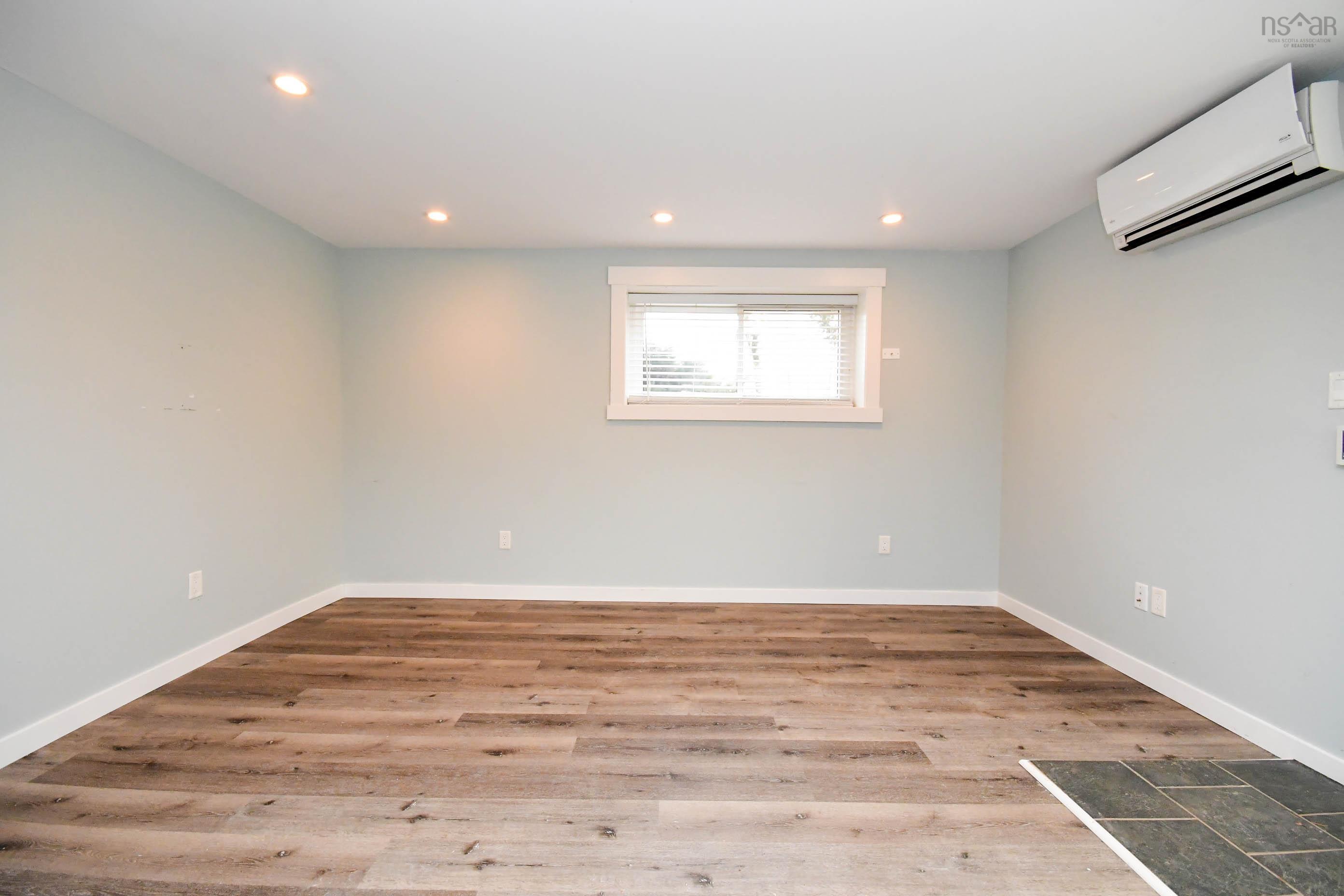 $589,900.00: 184 Lockview Road, Fall River