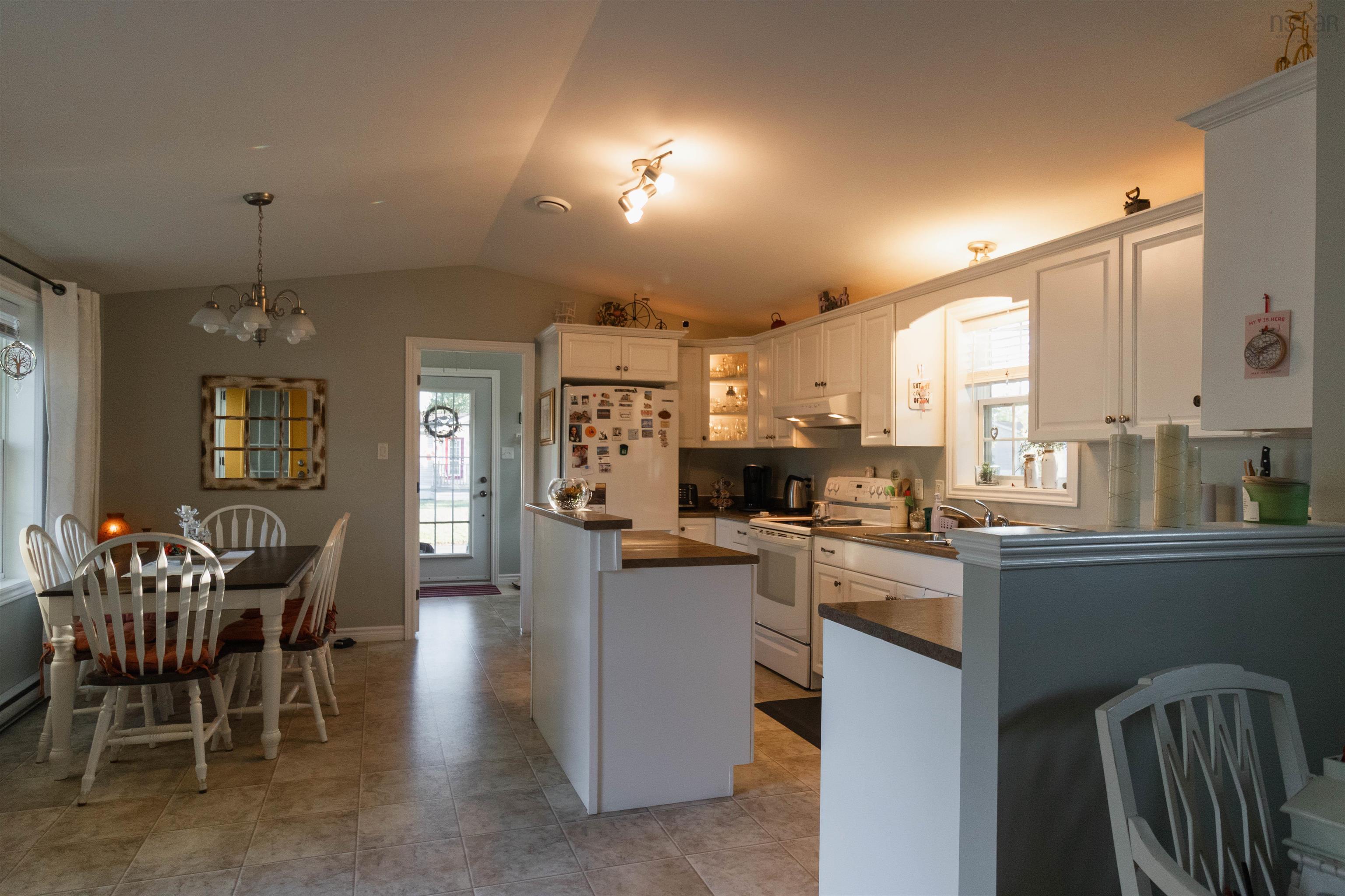 $295,000.00: 38 Irven Drive, Garlands Crossing