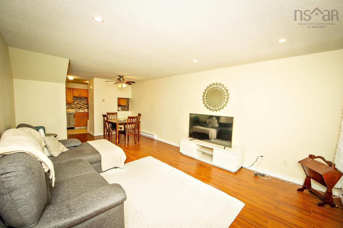 $319,000.00: 19 4 Rose Way, Dartmouth