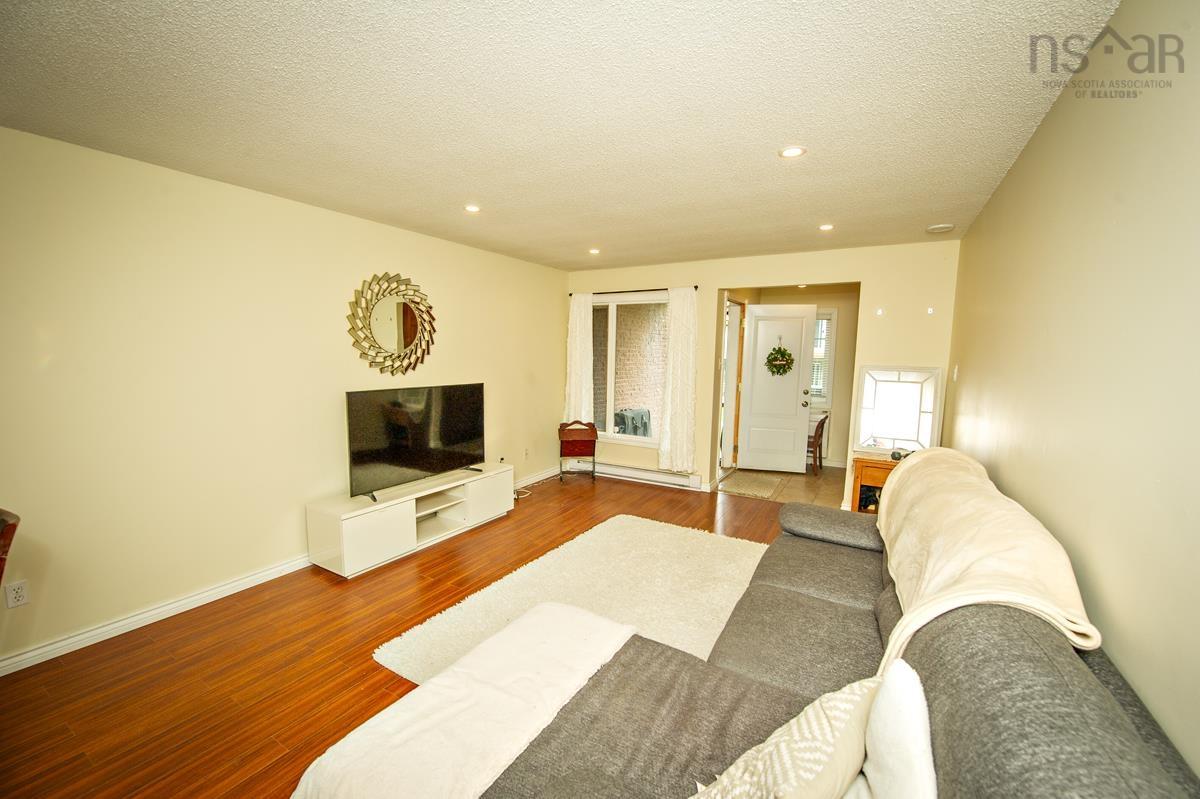 $319,000.00: 19 4 Rose Way, Dartmouth