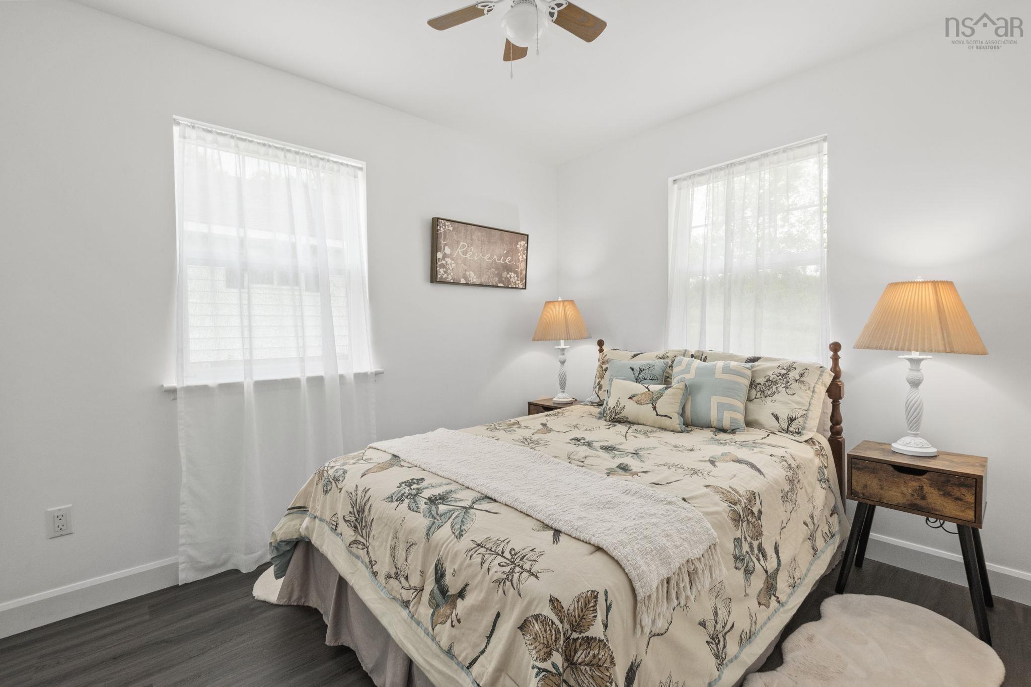 $399,900.00: 13911 Highway 1, Hants Border