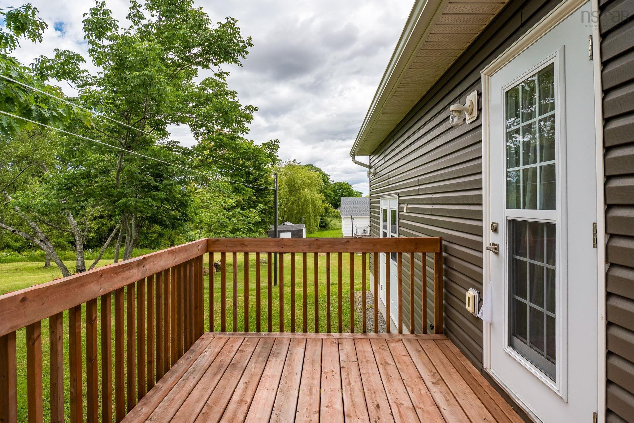 $399,900.00: 13911 Highway 1, Hants Border