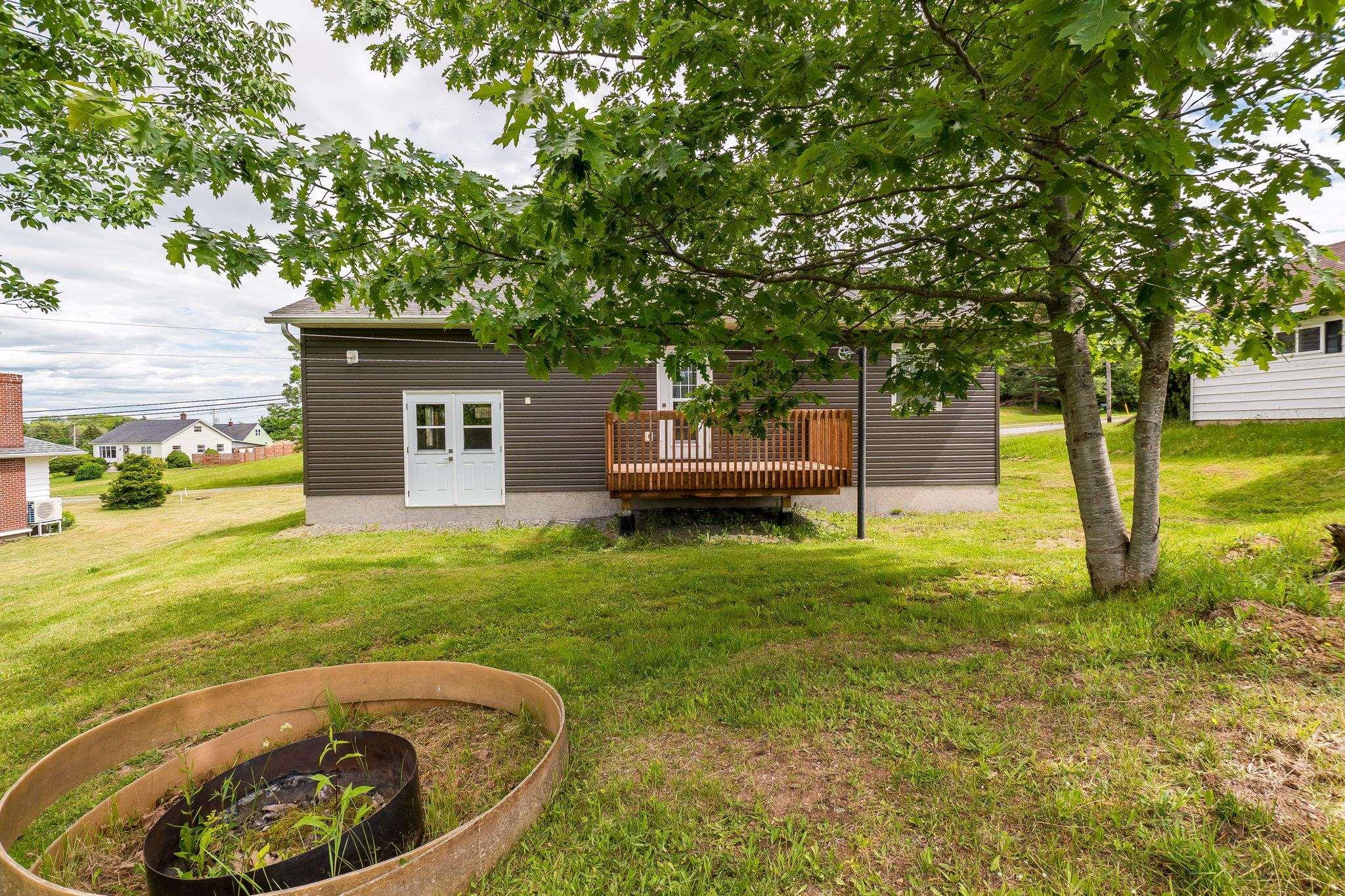 $399,900.00: 13911 Highway 1, Hants Border