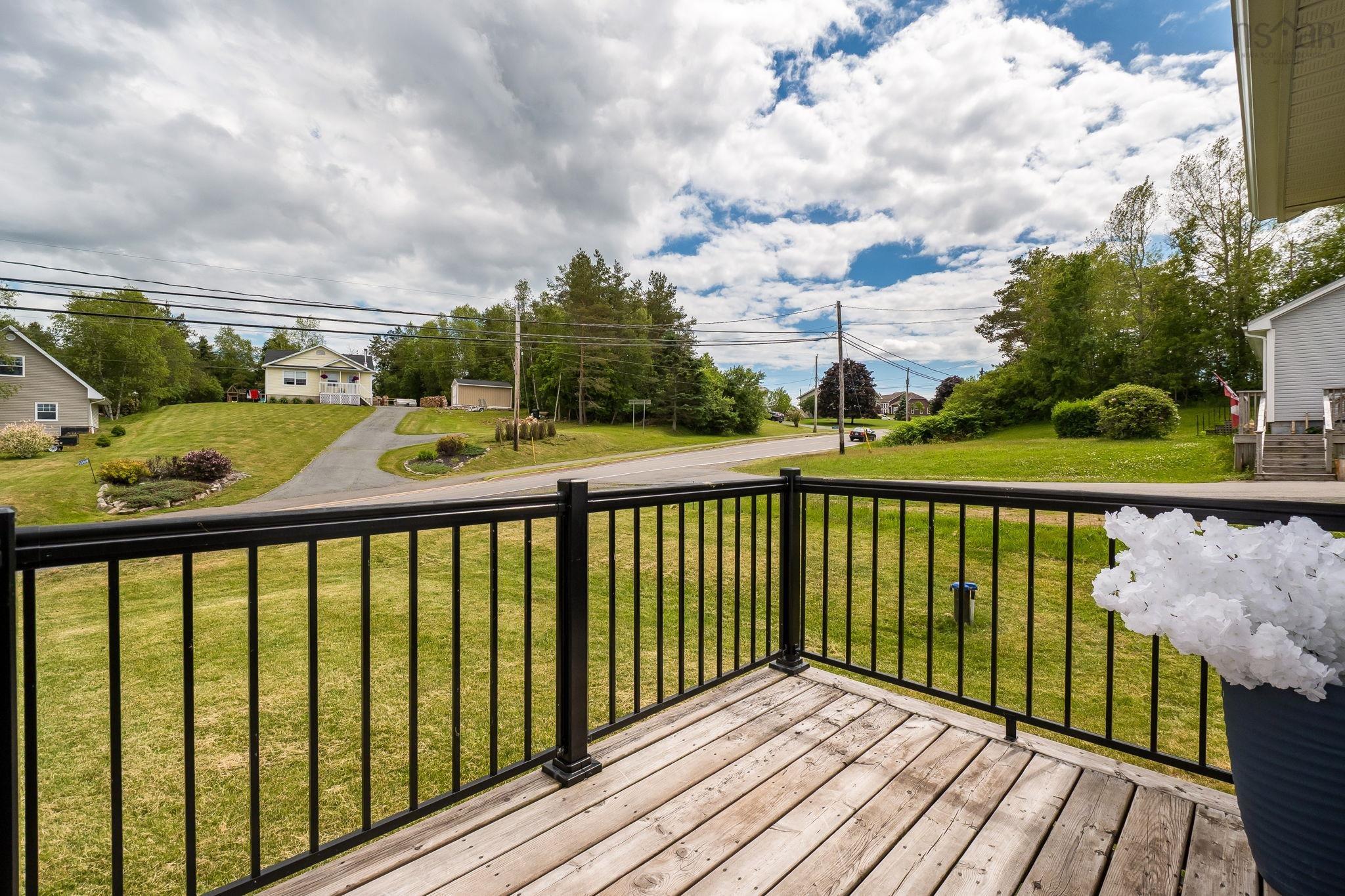 $399,900.00: 13911 Highway 1, Hants Border