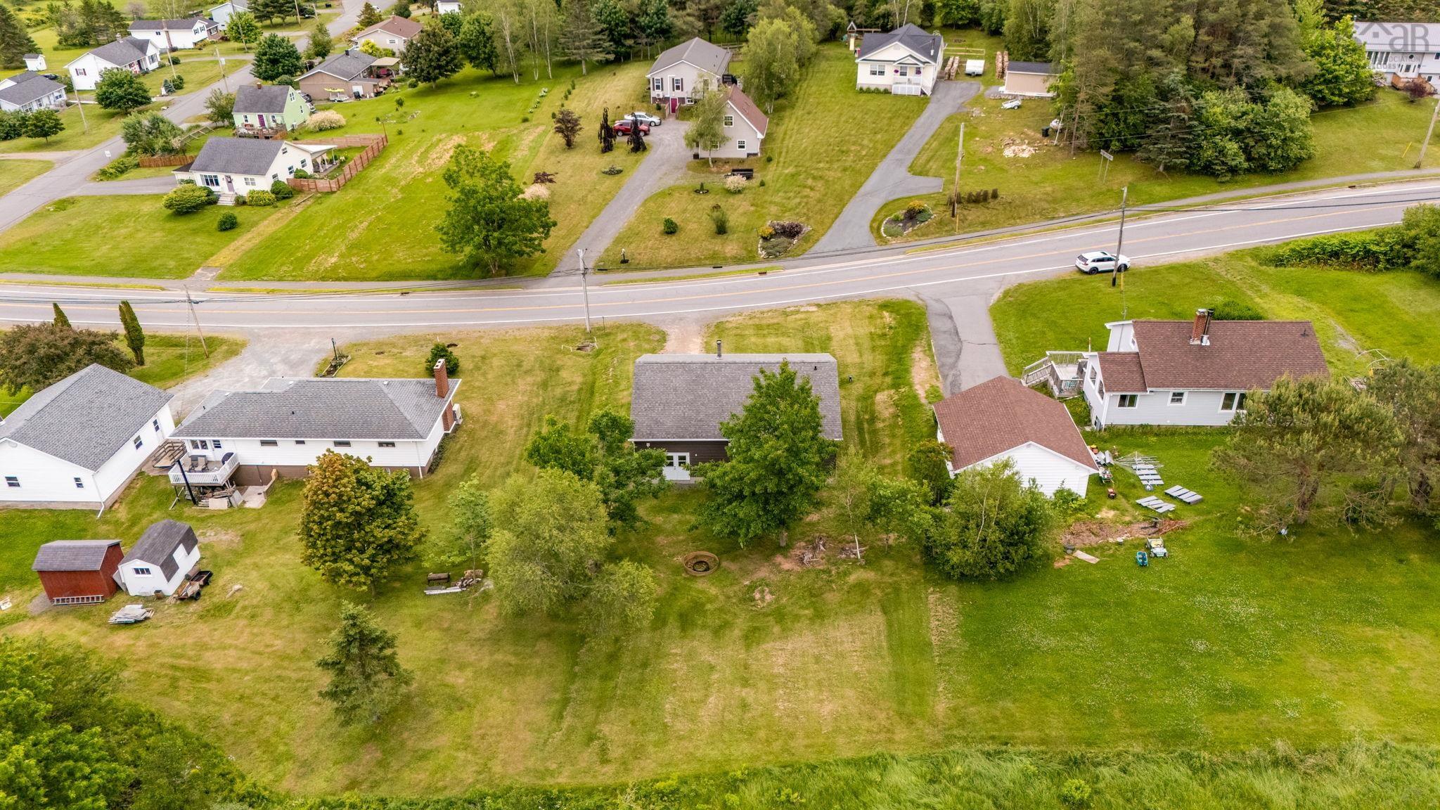 $399,900.00: 13911 Highway 1, Hants Border