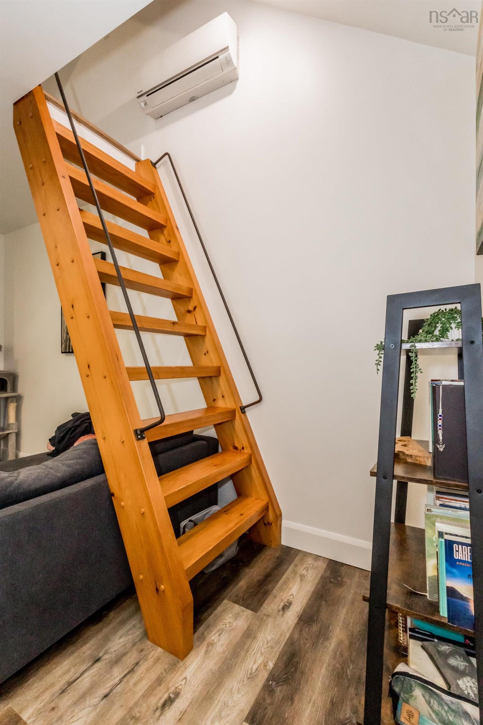 $1,300,000.00: 65 Jessicas Way, Greenwich