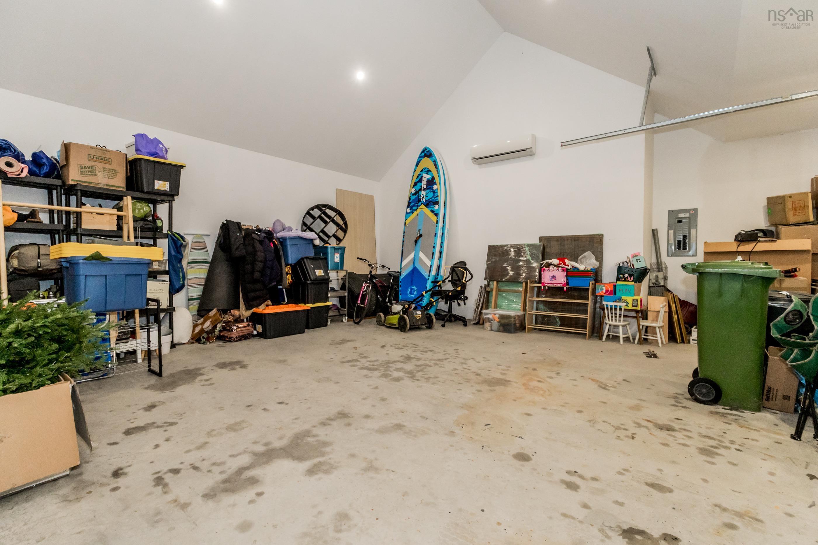 $1,300,000.00: 65 Jessicas Way, Greenwich