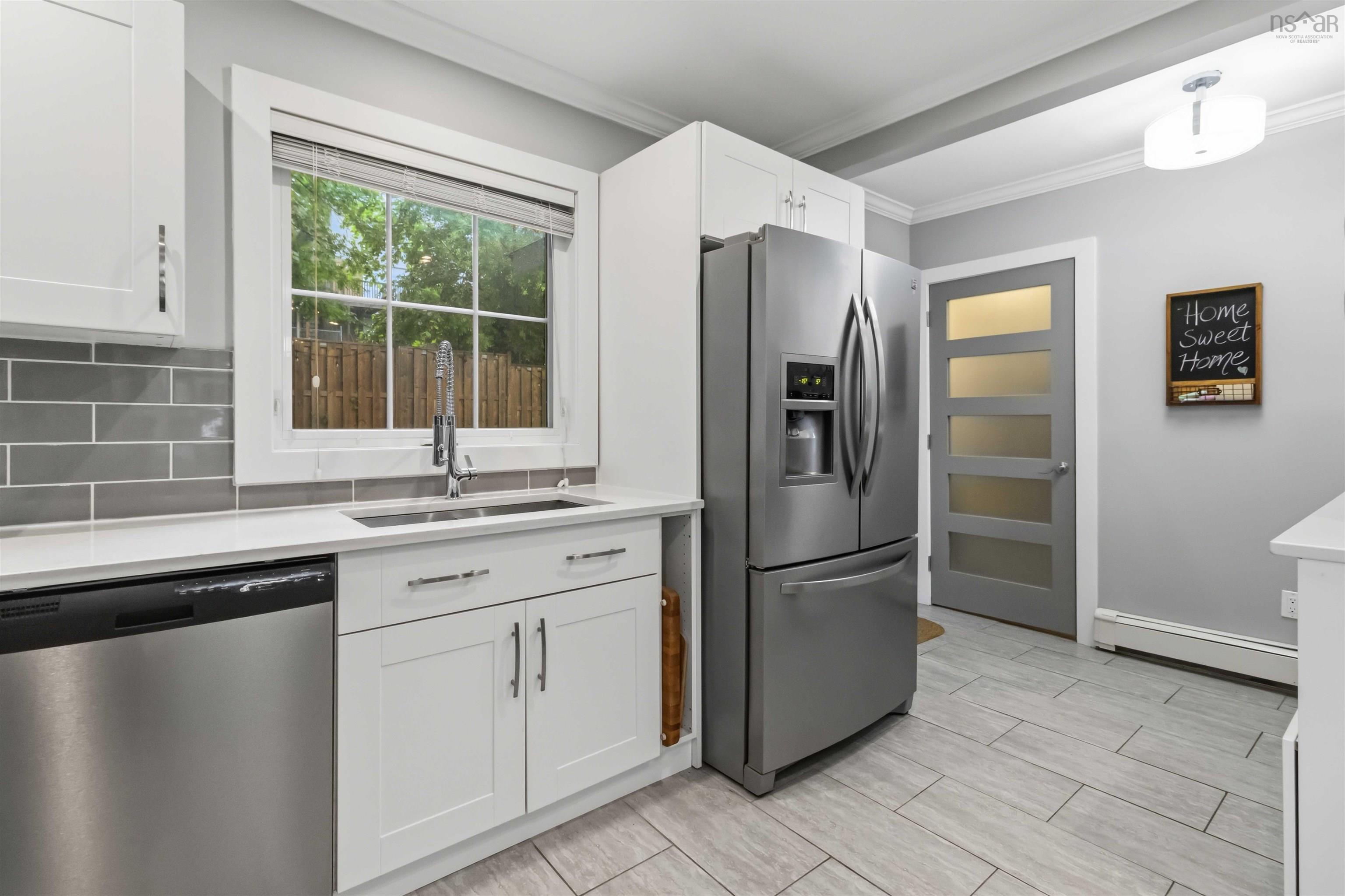 $649,900.00: 5 Dahlia Street, Dartmouth