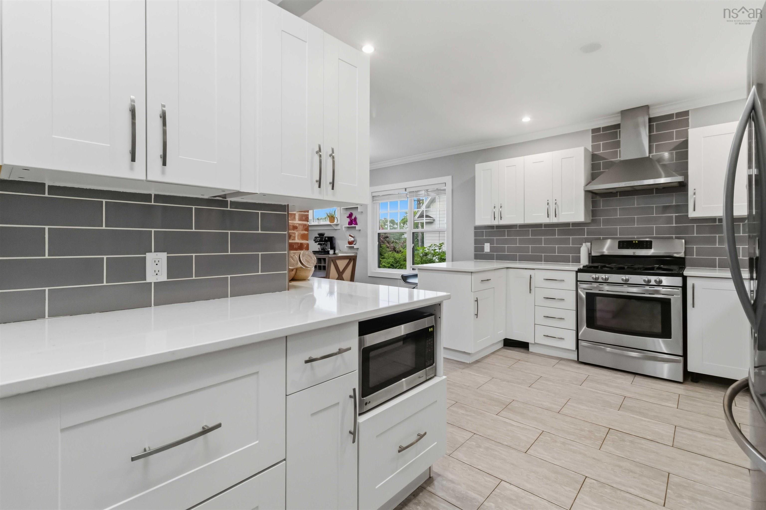 $649,900.00: 5 Dahlia Street, Dartmouth