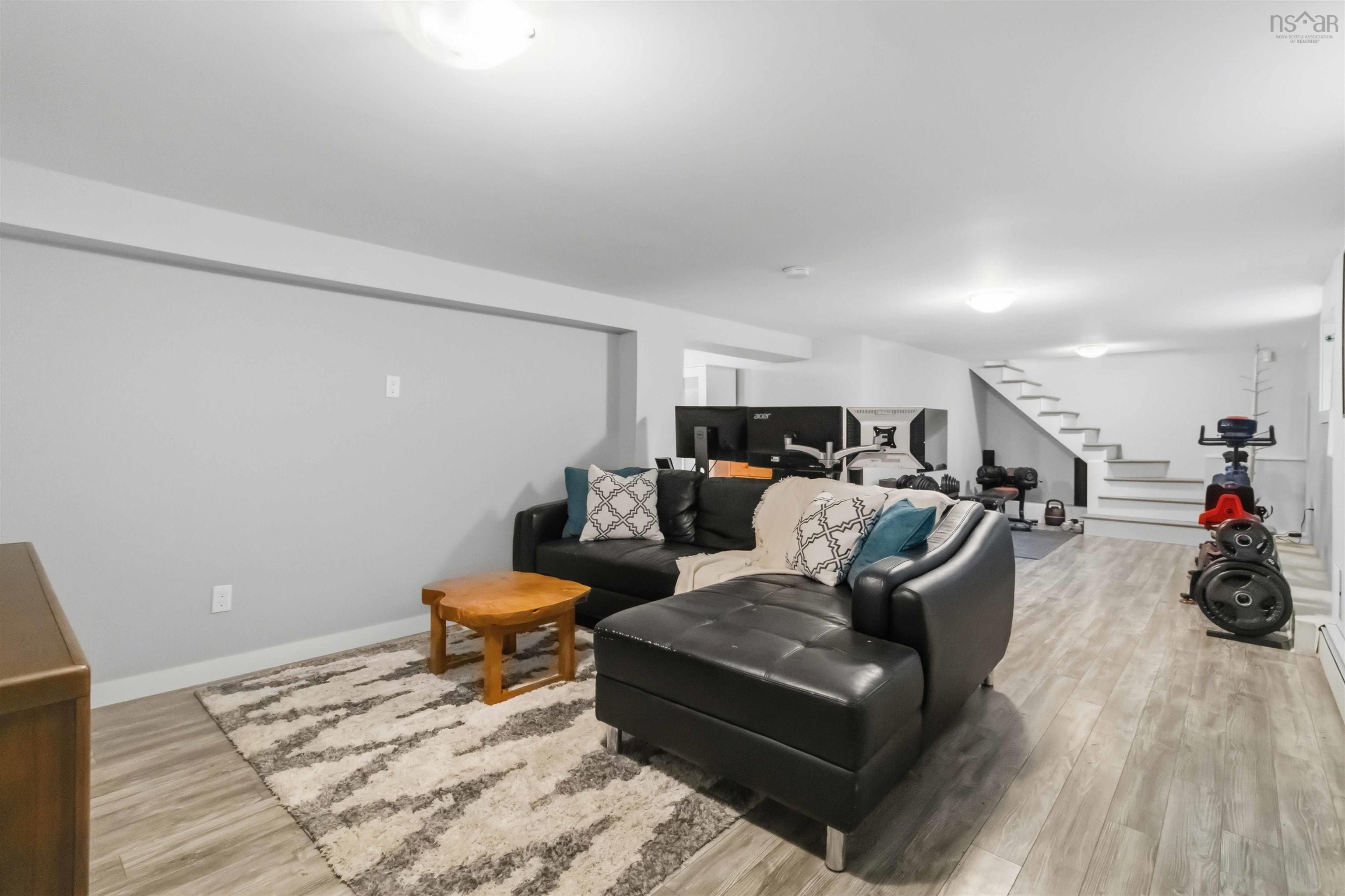 $649,900.00: 5 Dahlia Street, Dartmouth