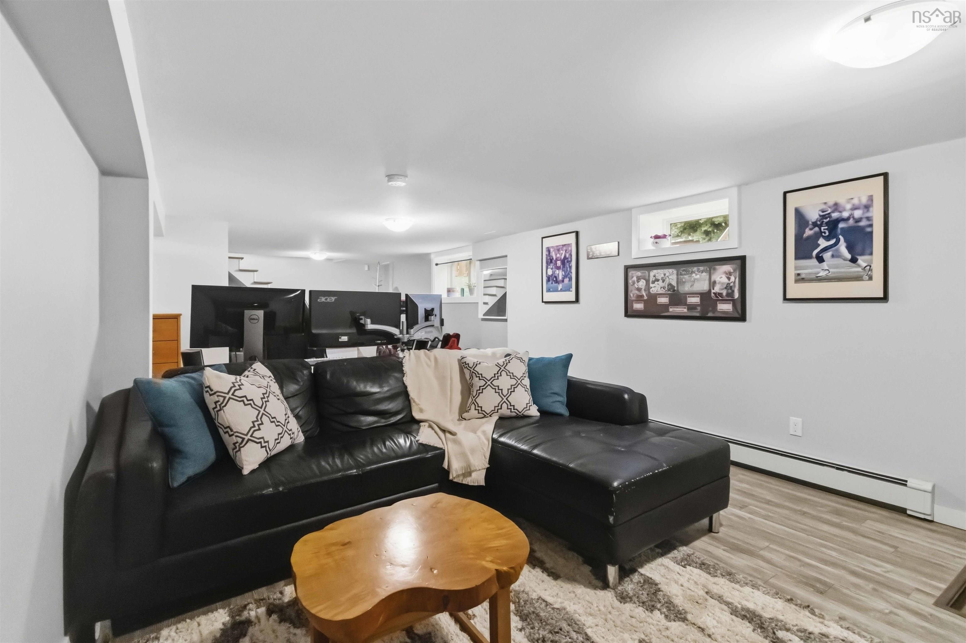 $649,900.00: 5 Dahlia Street, Dartmouth