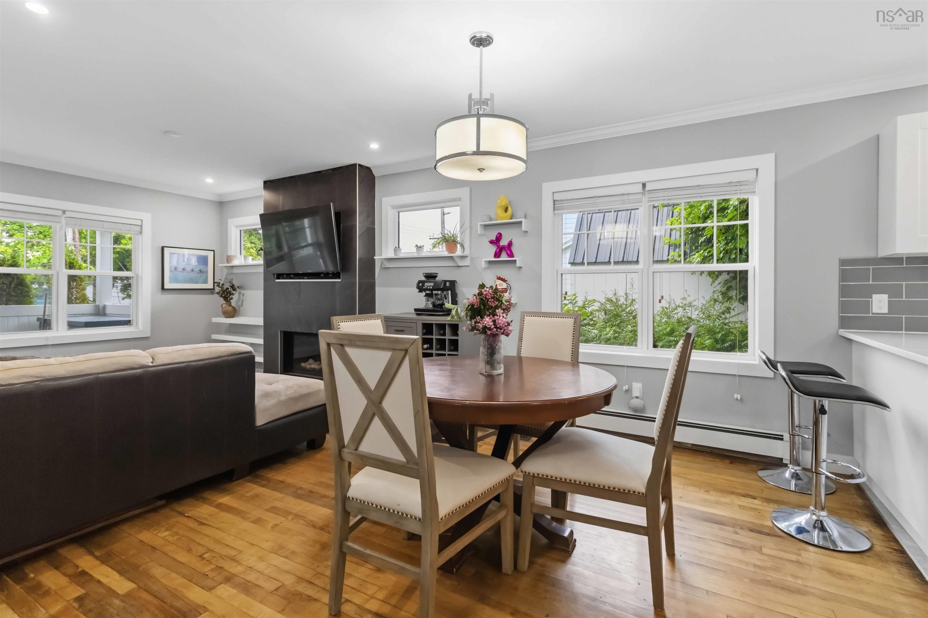 $649,900.00: 5 Dahlia Street, Dartmouth