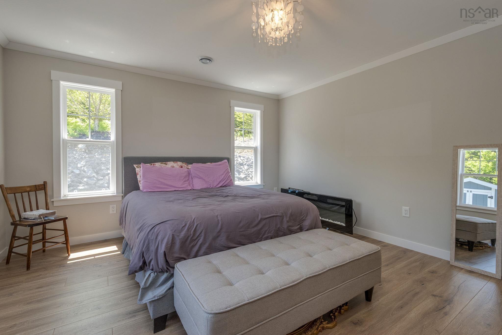 $499,900.00: 9118 316 Highway, New Harbour