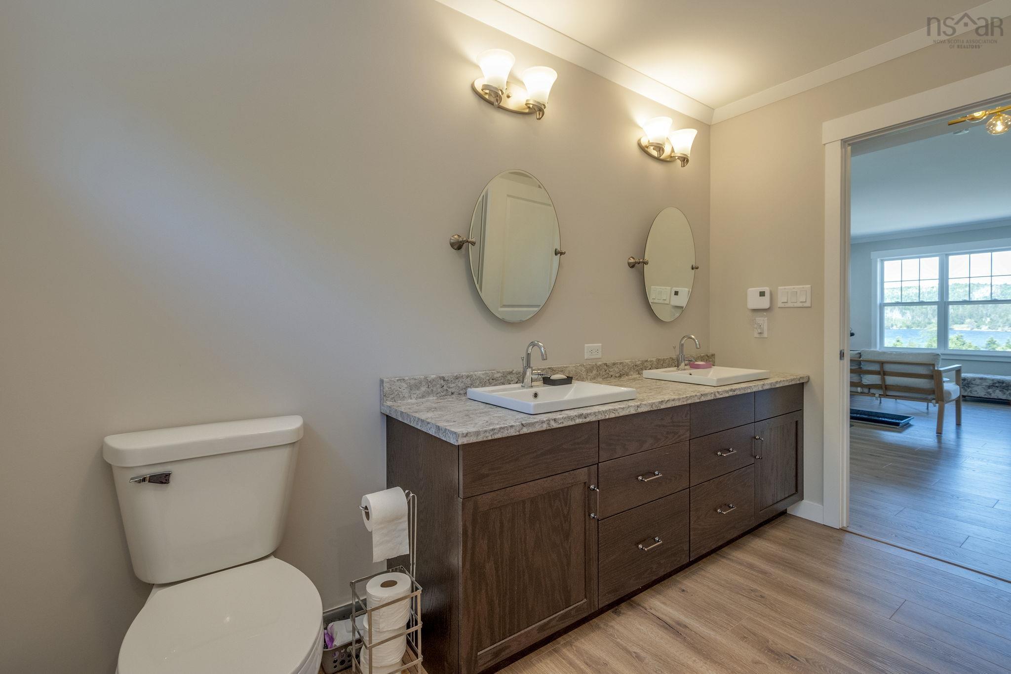 $499,900.00: 9118 316 Highway, New Harbour