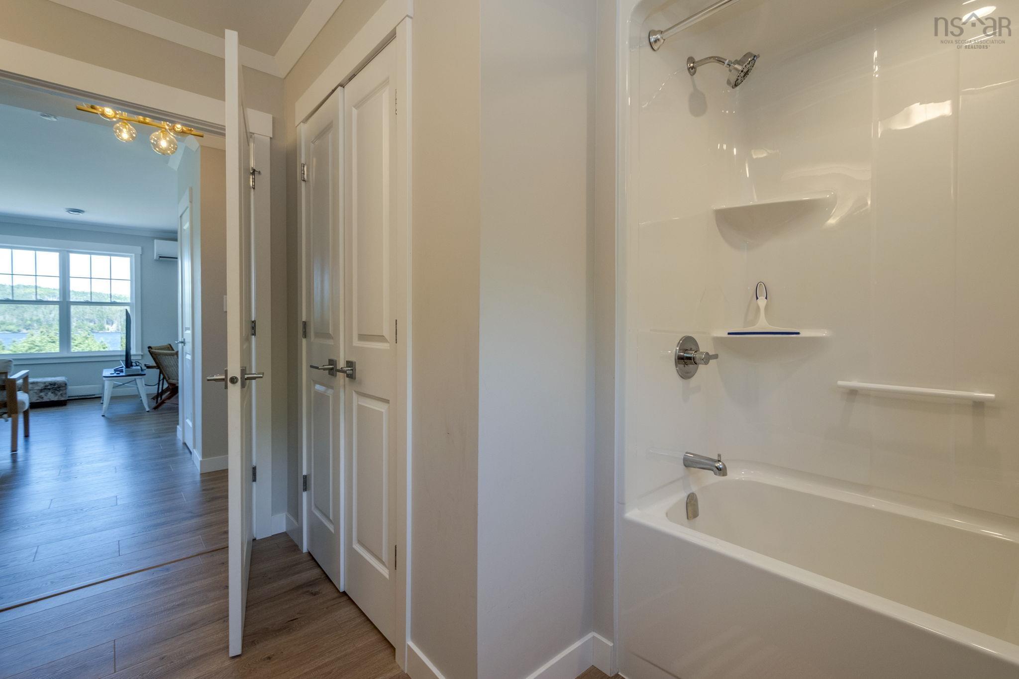 $499,900.00: 9118 316 Highway, New Harbour