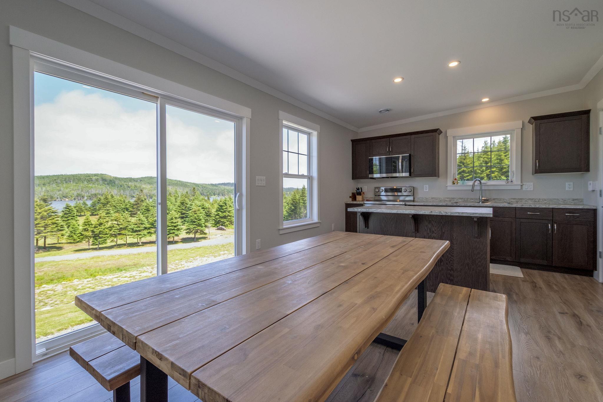$499,900.00: 9118 316 Highway, New Harbour