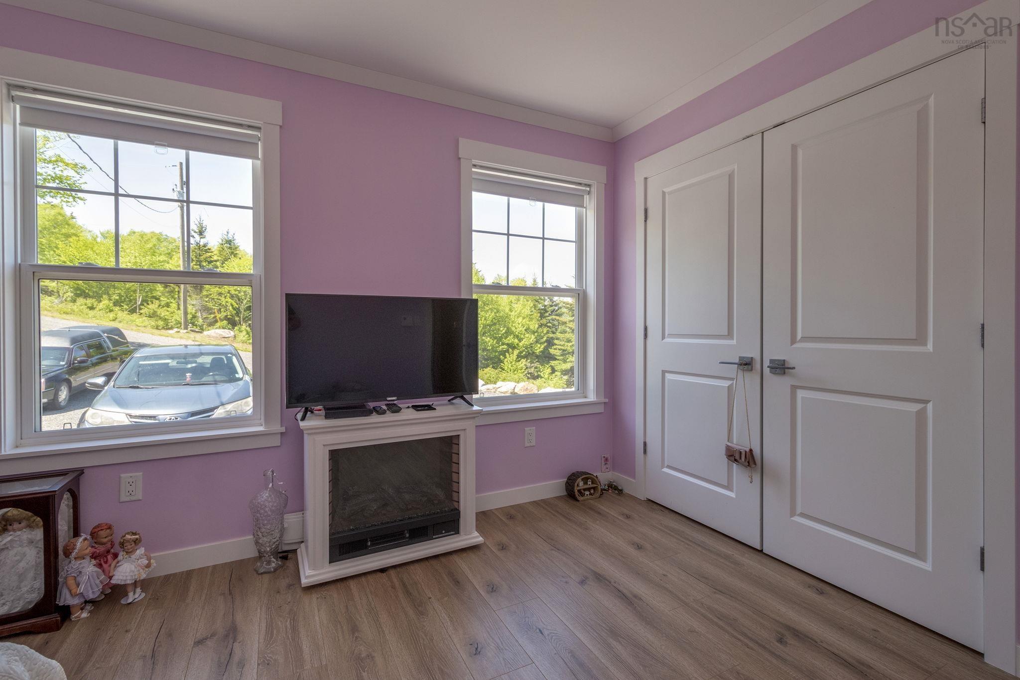 $499,900.00: 9118 316 Highway, New Harbour