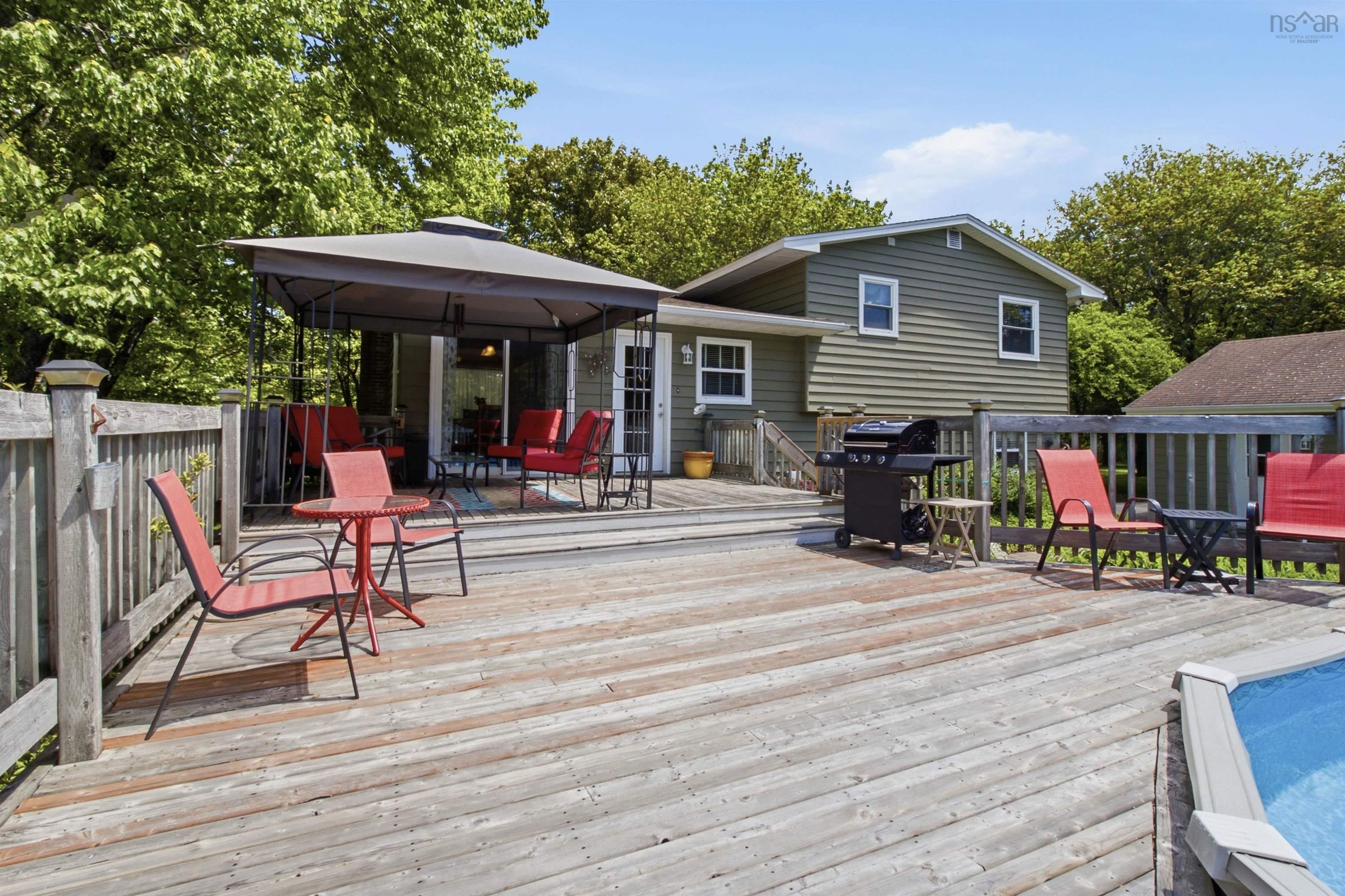 $575,000.00: 16 Mohawk Street, Hammonds Plains