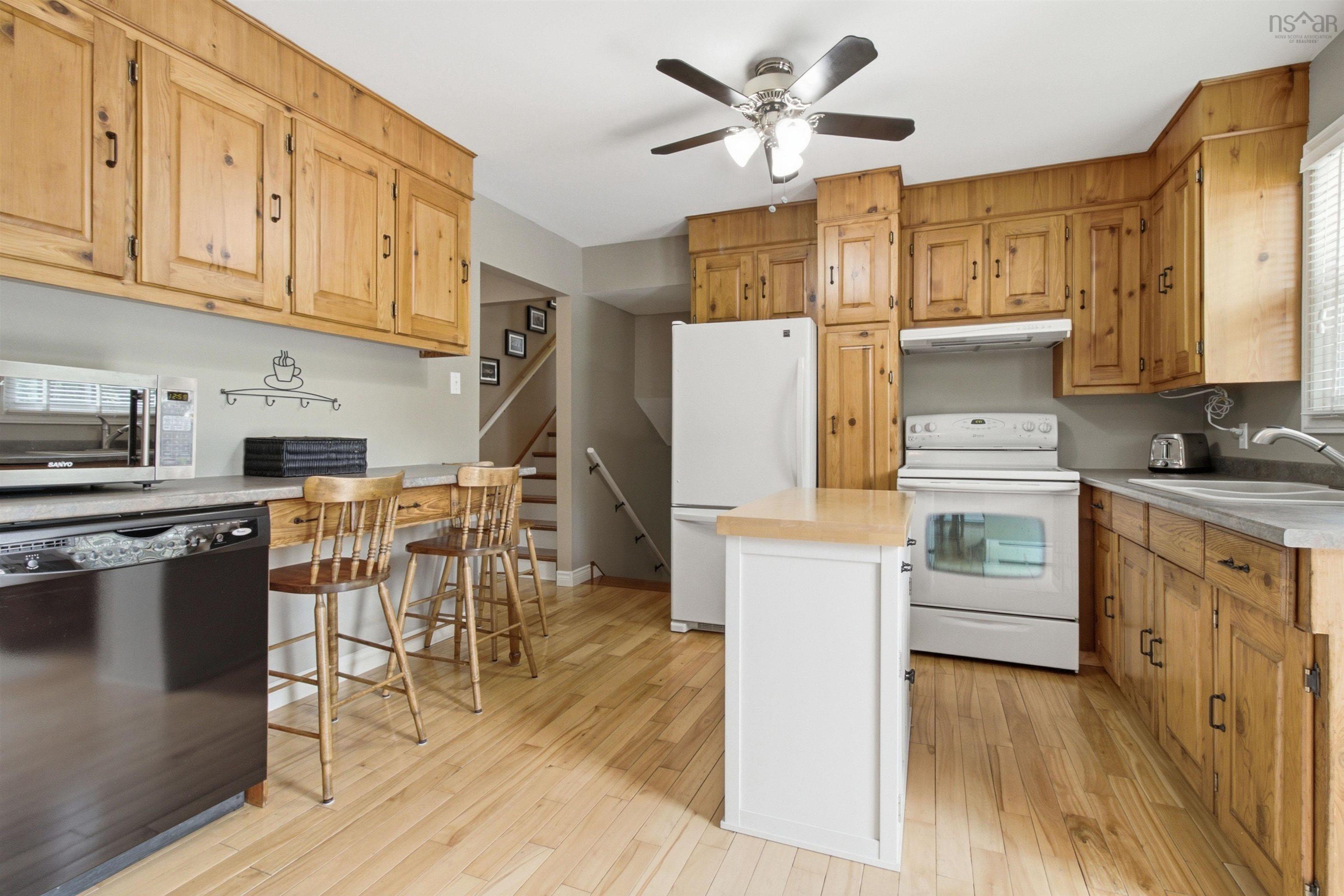 $575,000.00: 16 Mohawk Street, Hammonds Plains