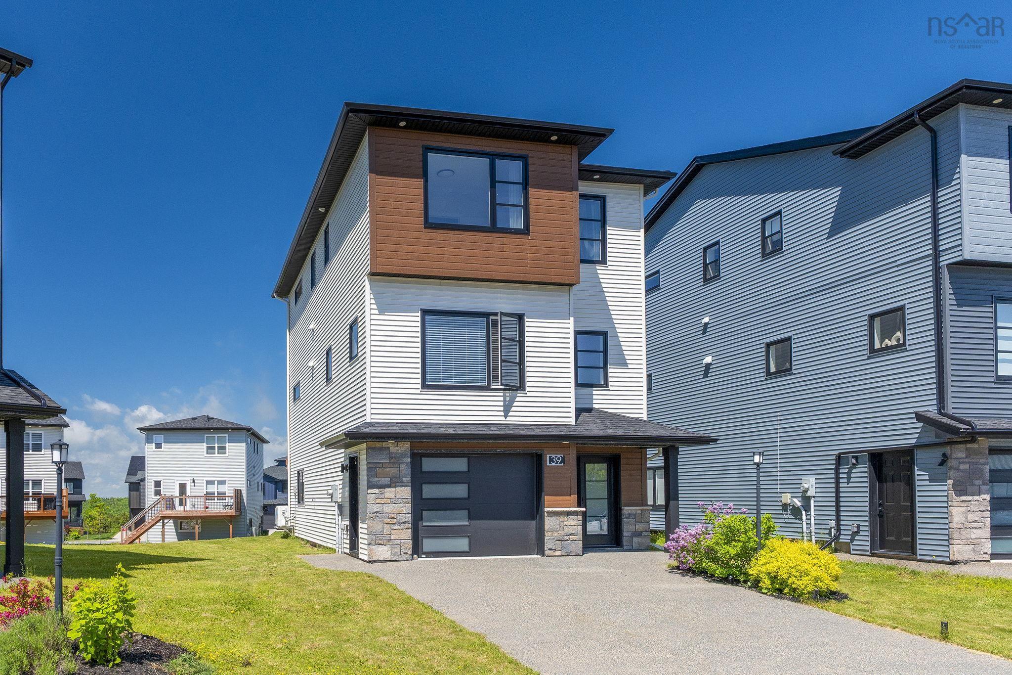 $749,000.00: 39 Chardonnay Court, Timberlea