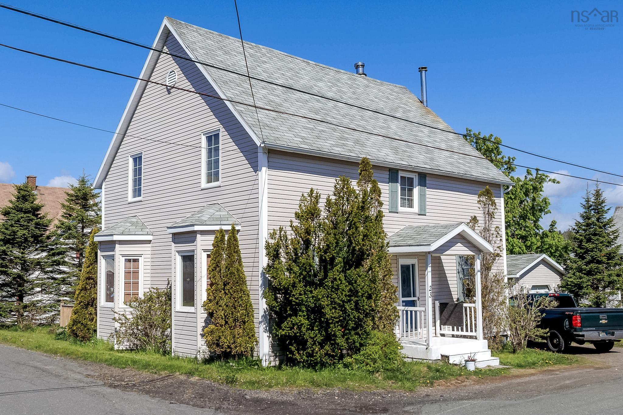 $189,900.00: 23 Upper Warren Street, Louisbourg