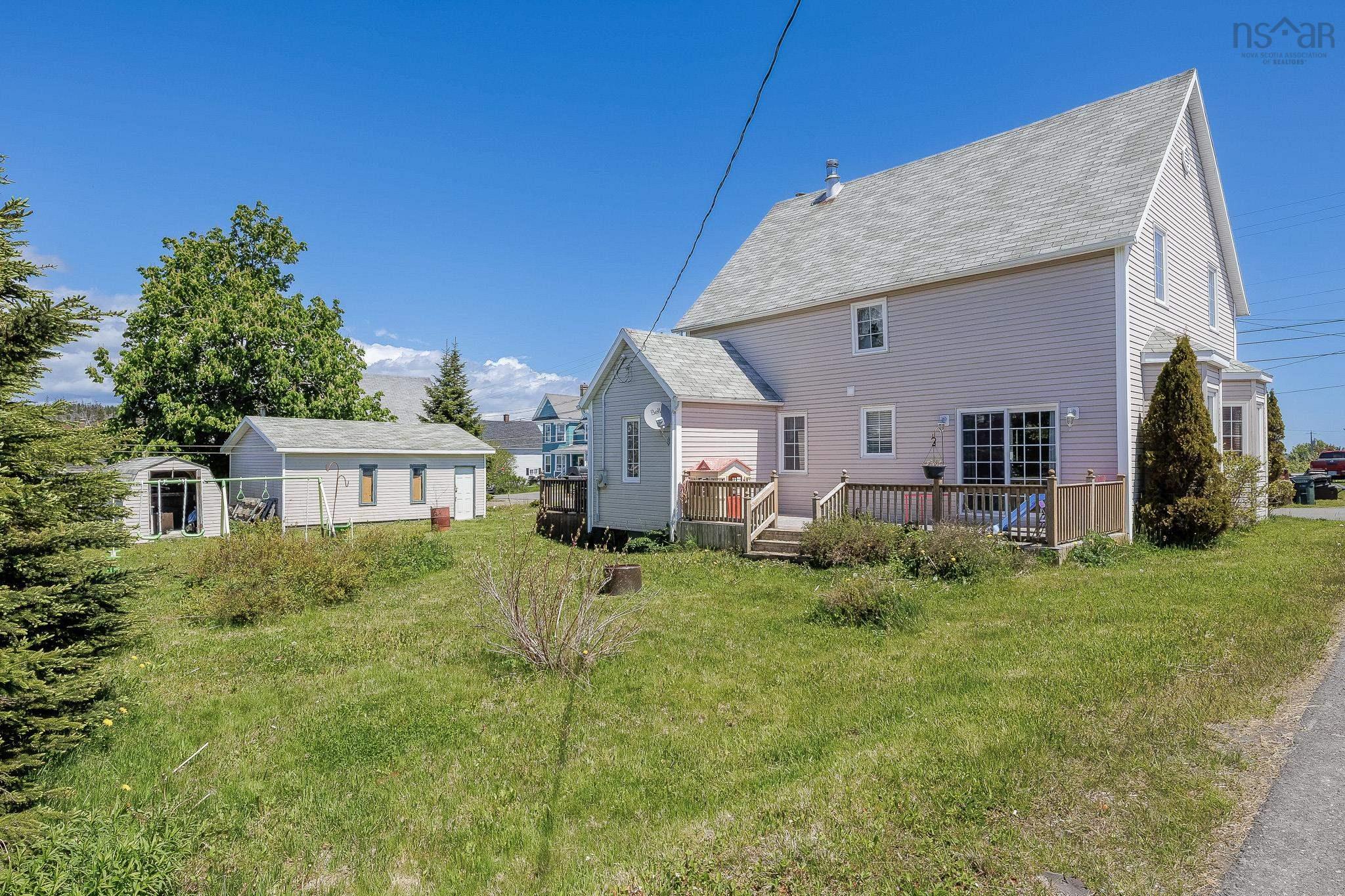 $189,900.00: 23 Upper Warren Street, Louisbourg