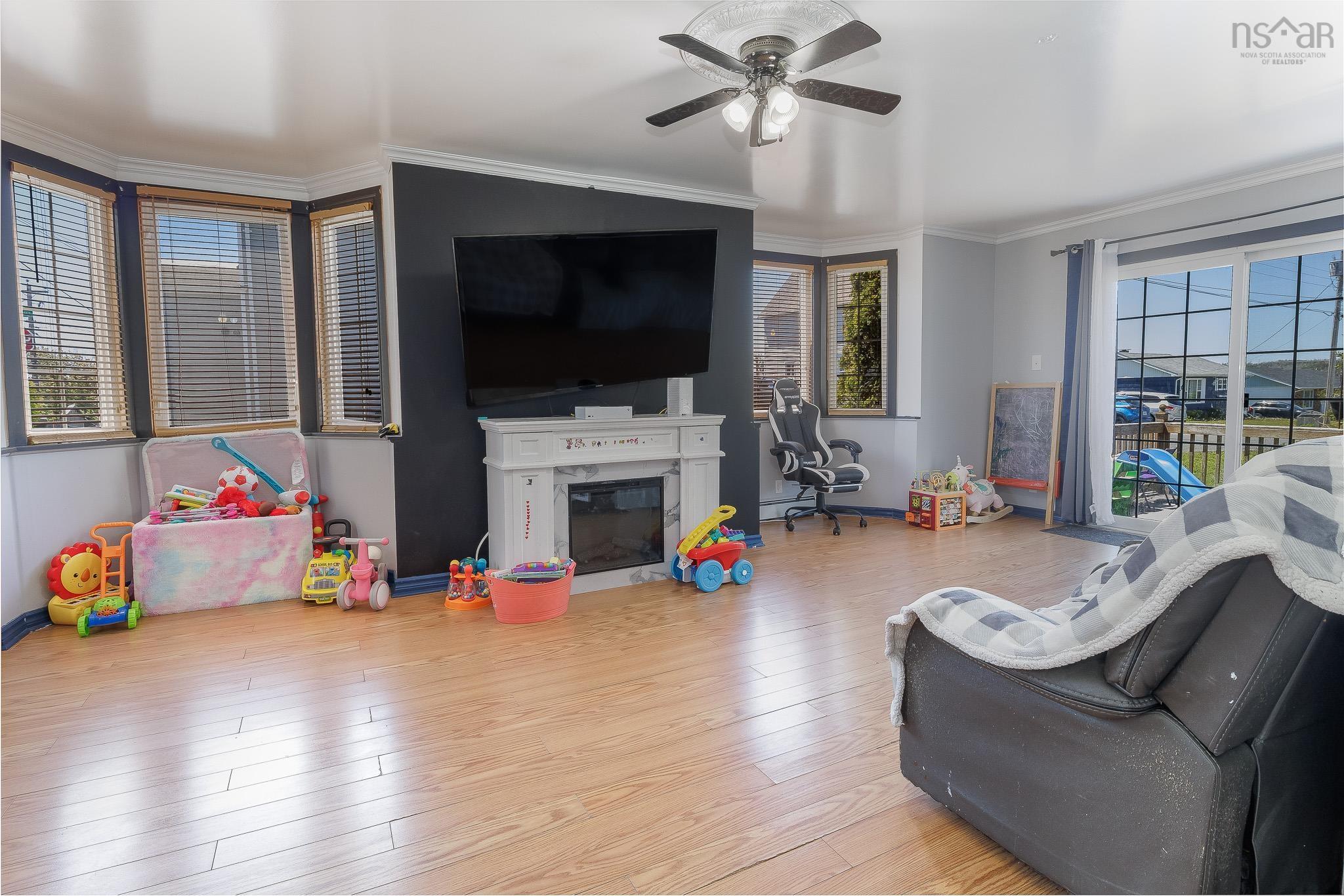 $189,900.00: 23 Upper Warren Street, Louisbourg