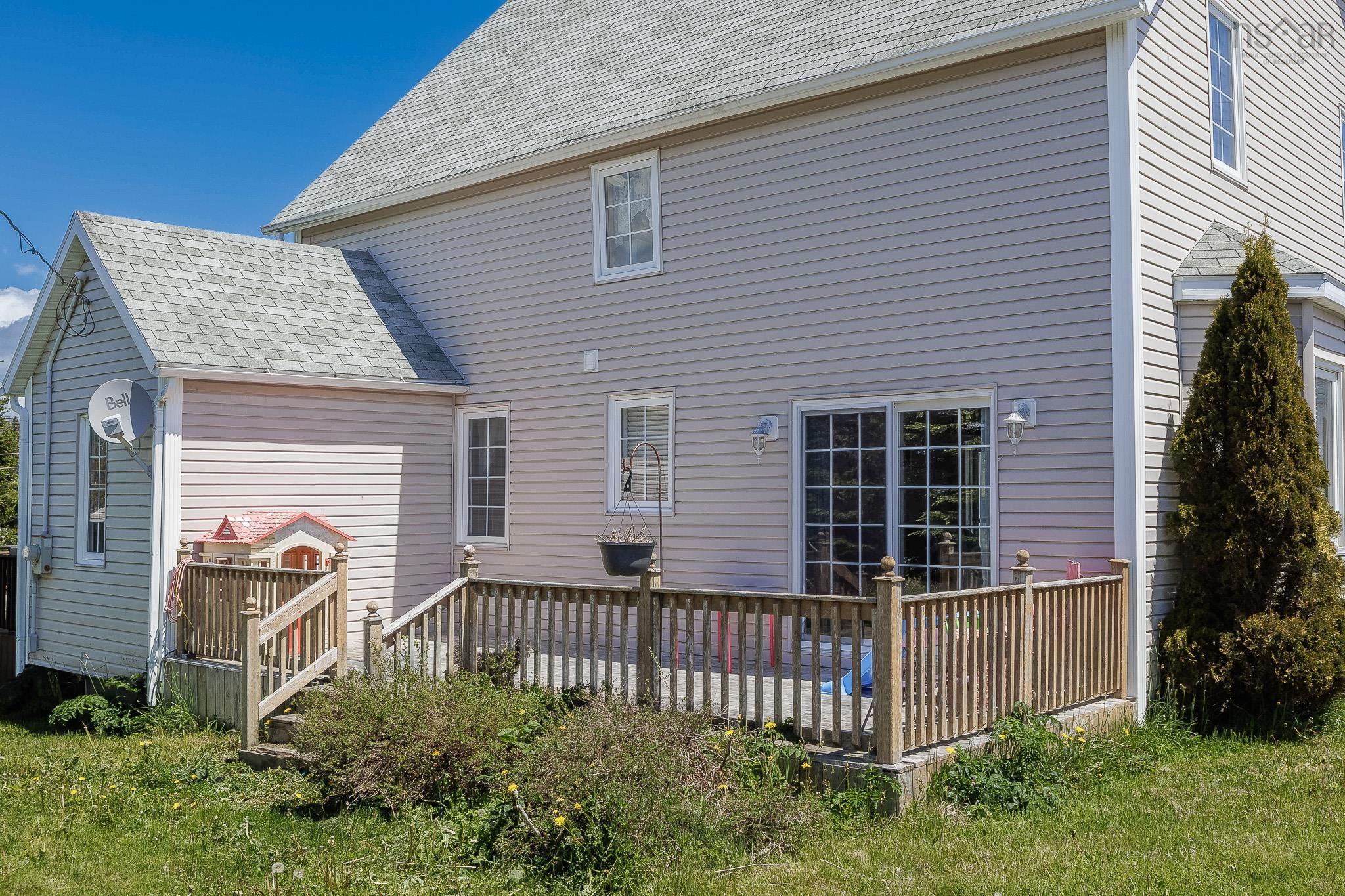 $189,900.00: 23 Upper Warren Street, Louisbourg