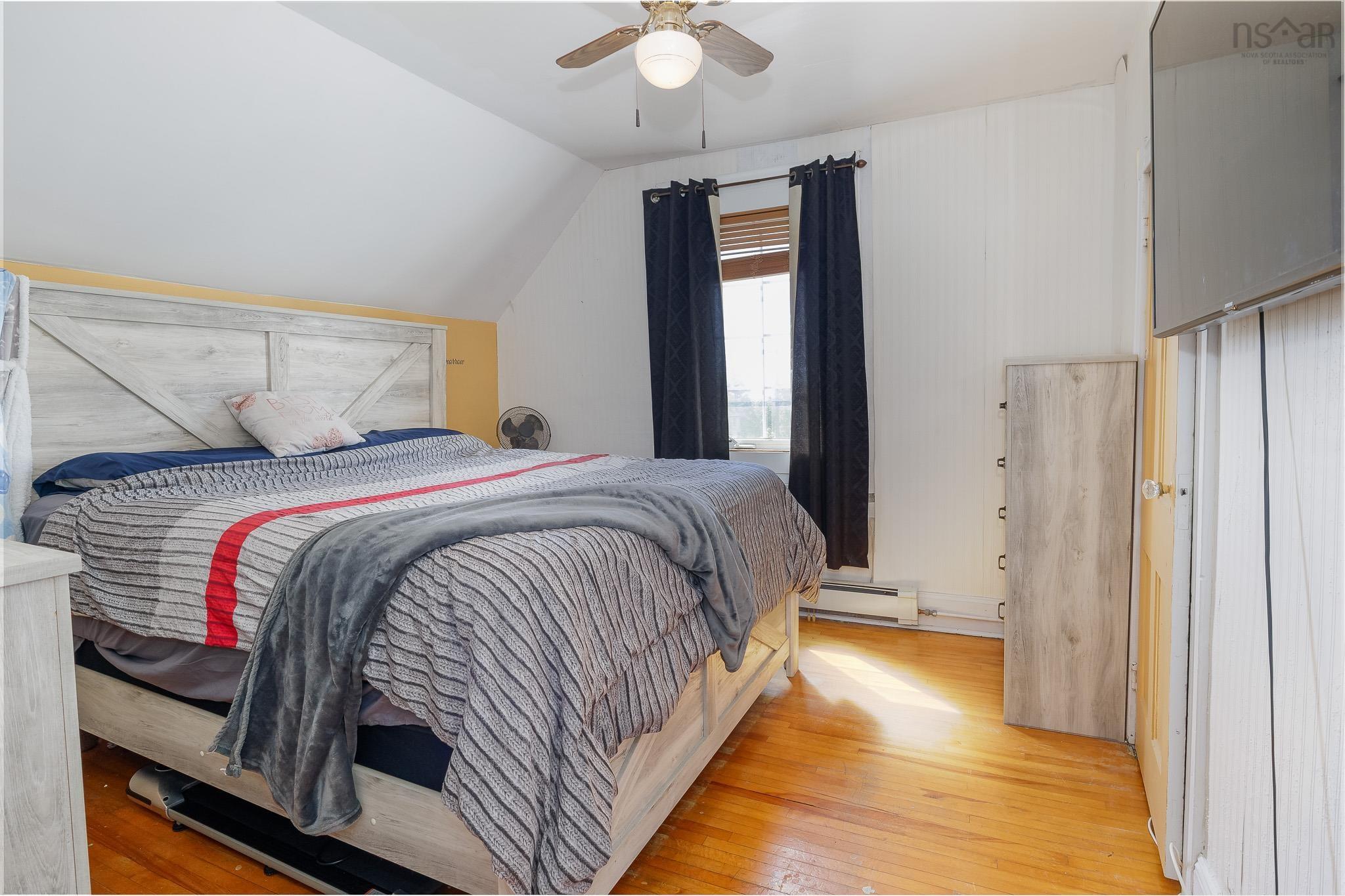 $189,900.00: 23 Upper Warren Street, Louisbourg