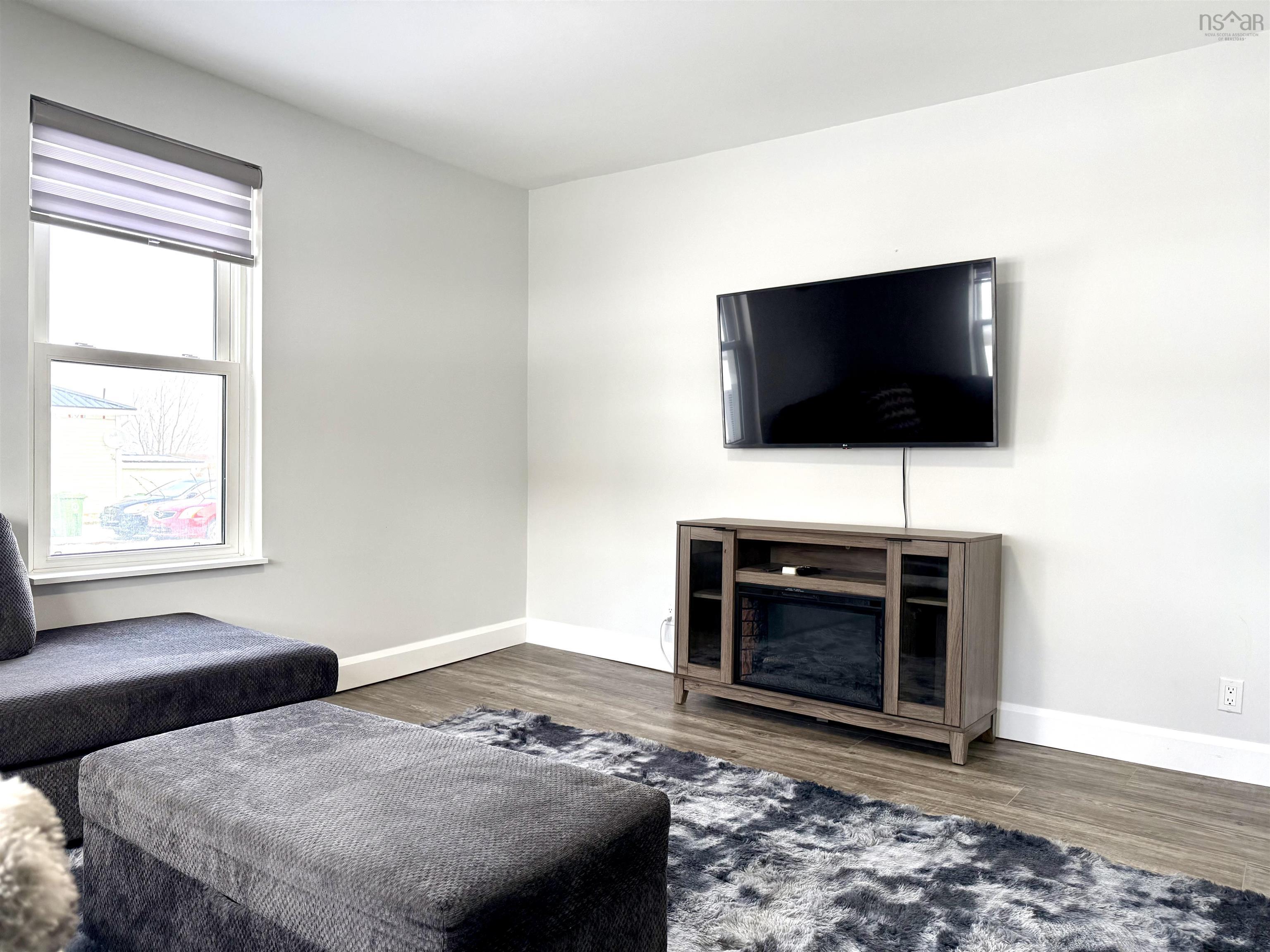 $289,900.00: 3260/3250 Barronsfield Road, River Hebert