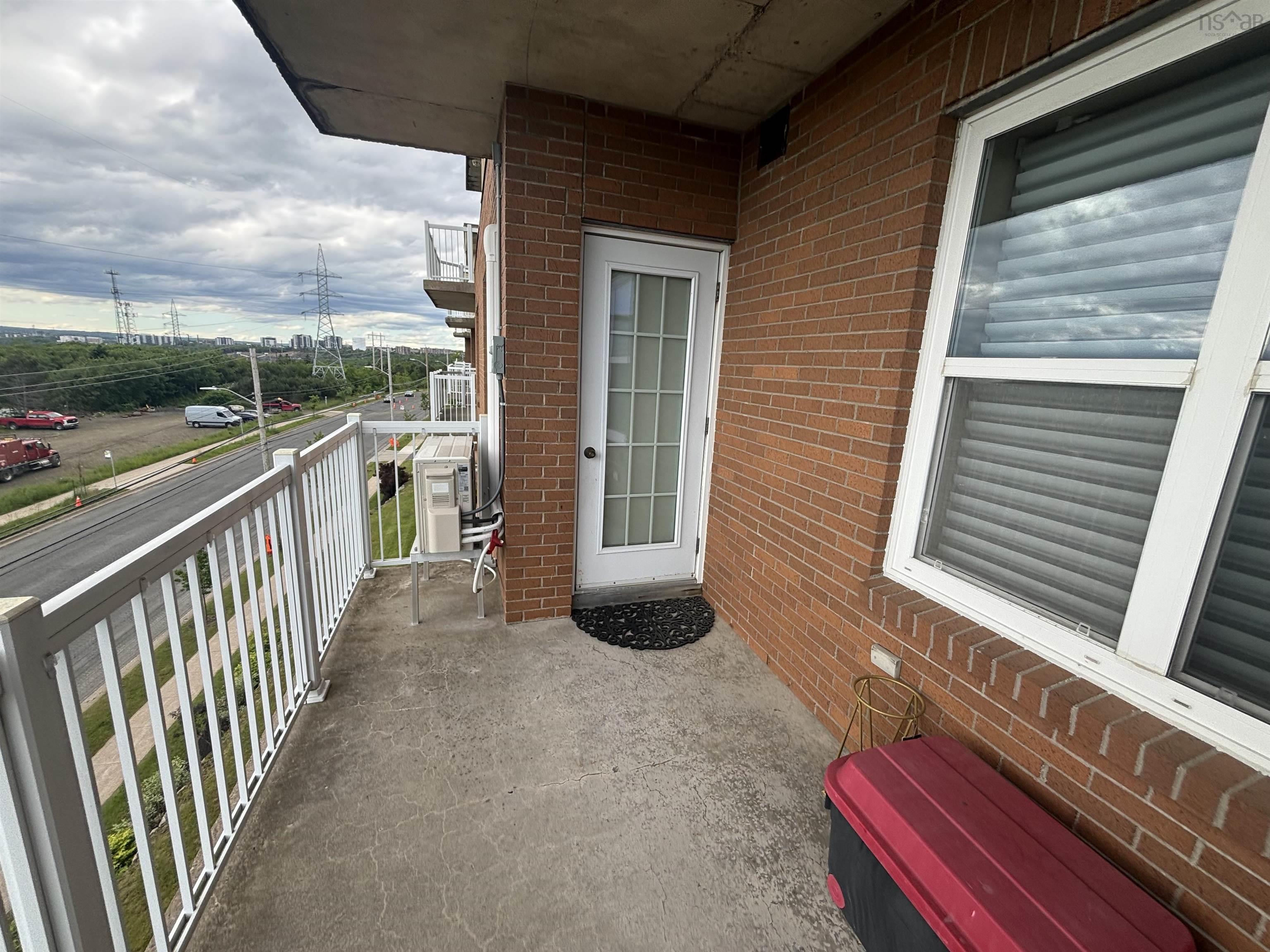 $359,900.00: 302 767 Parkland Drive, Clayton Park