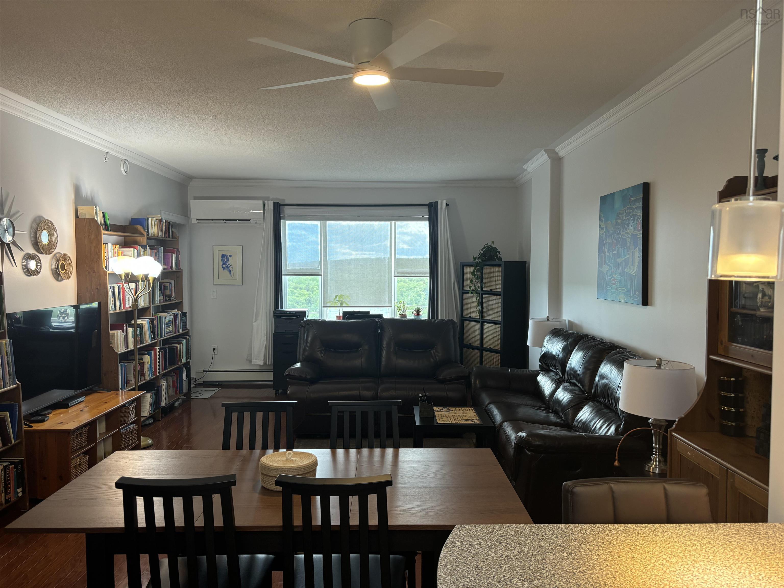 $359,900.00: 302 767 Parkland Drive, Clayton Park