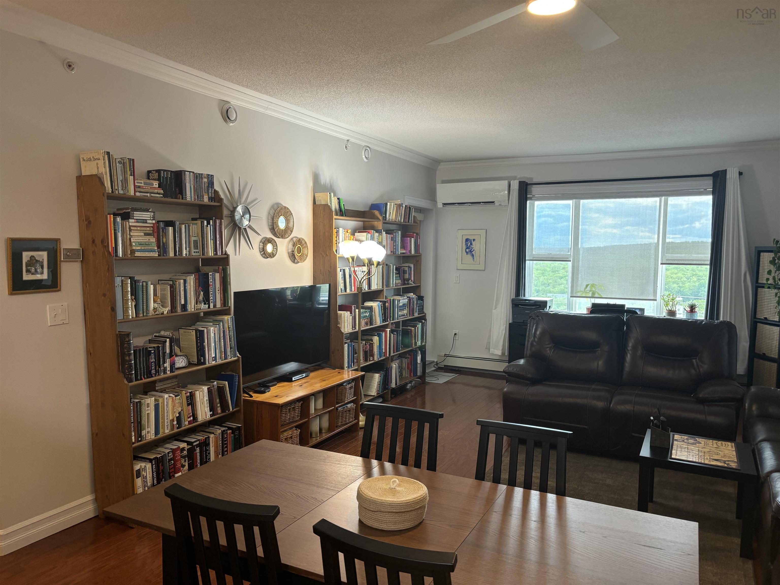 $359,900.00: 302 767 Parkland Drive, Clayton Park