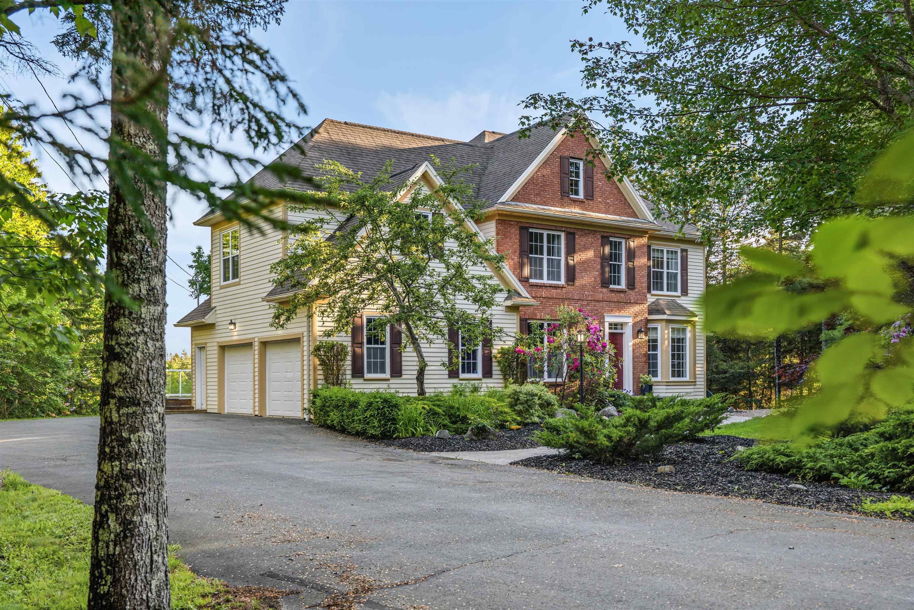 $1,295,000.00: 105 Lakeshore Drive, Hammonds Plains