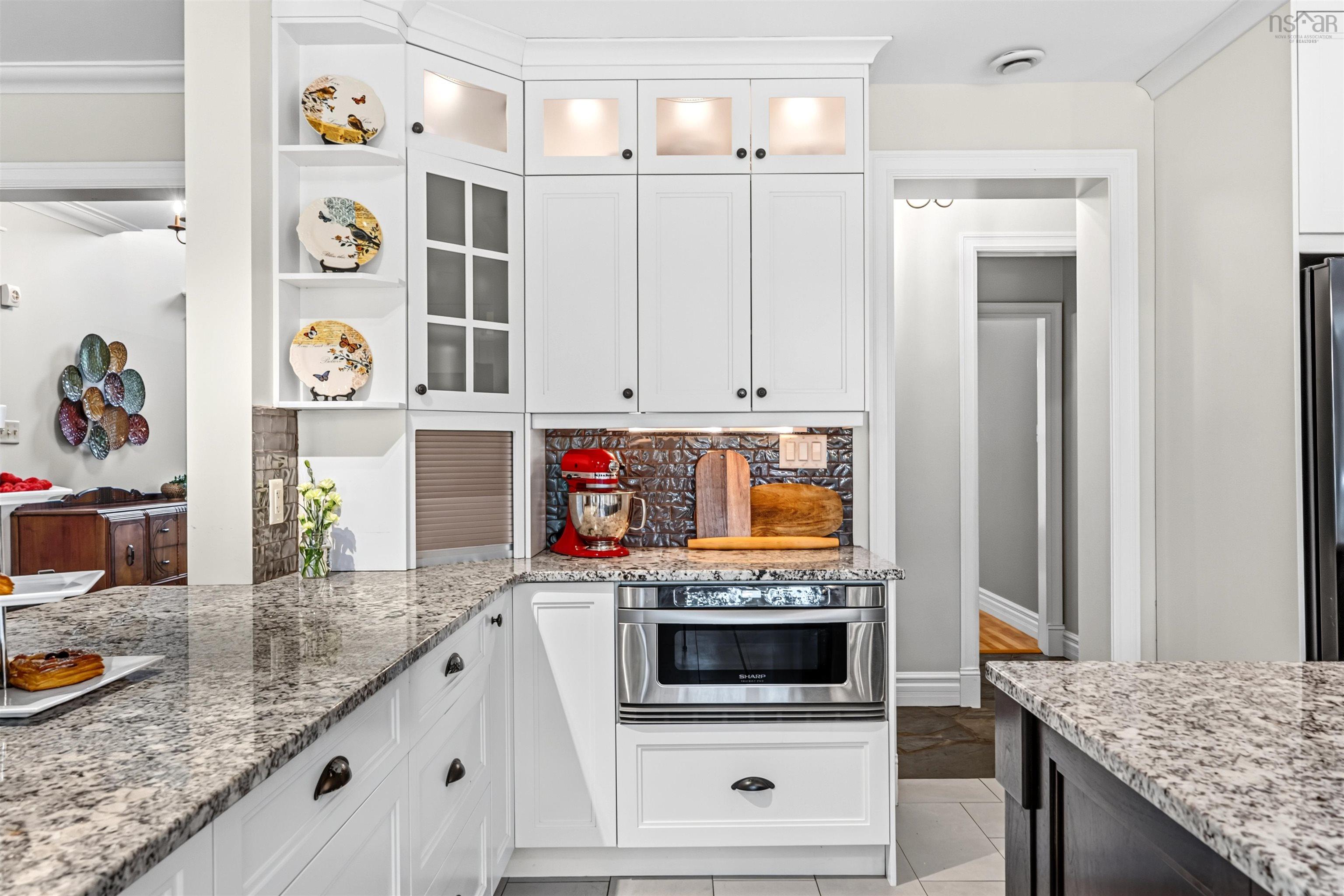 $1,295,000.00: 105 Lakeshore Drive, Hammonds Plains