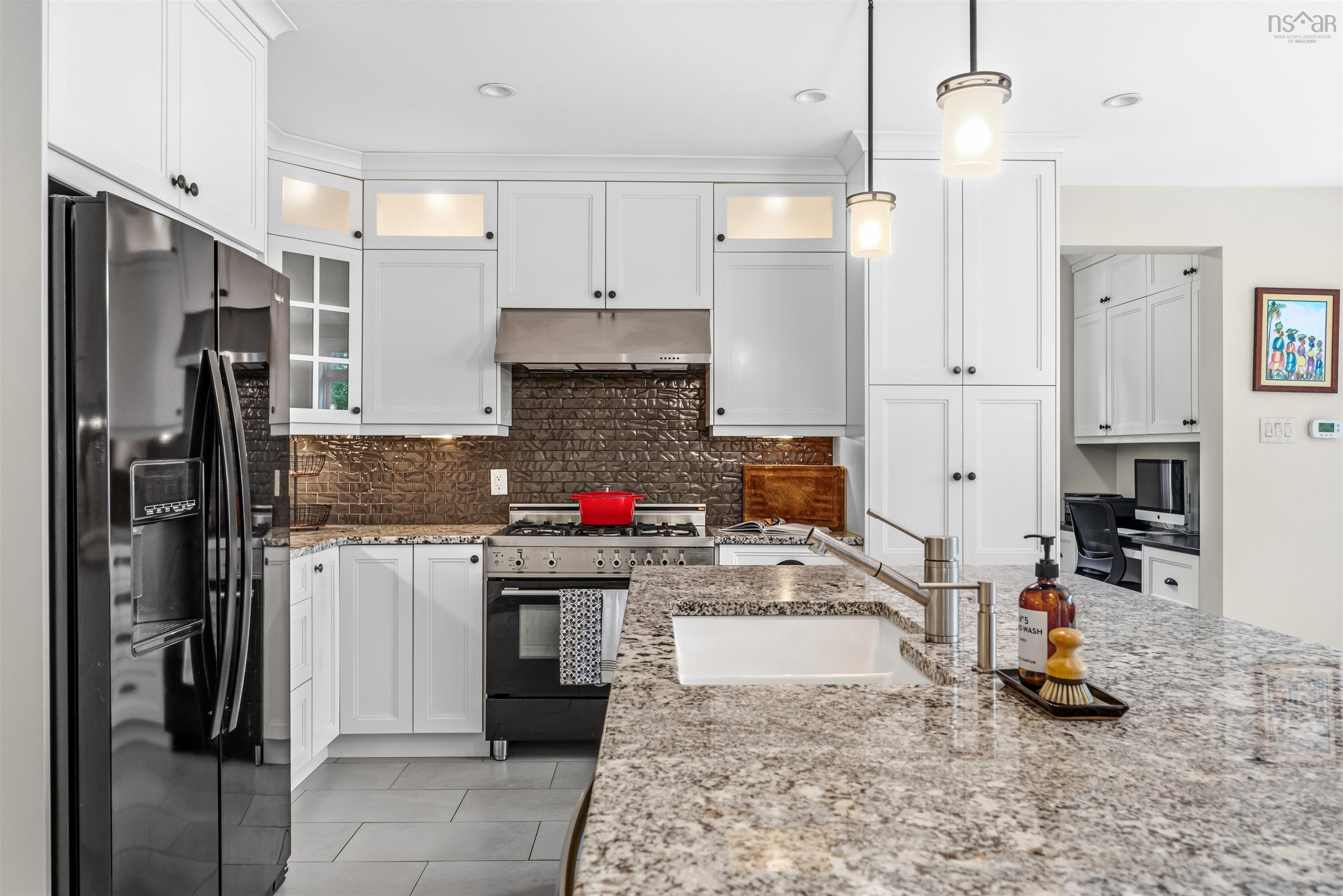 $1,295,000.00: 105 Lakeshore Drive, Hammonds Plains
