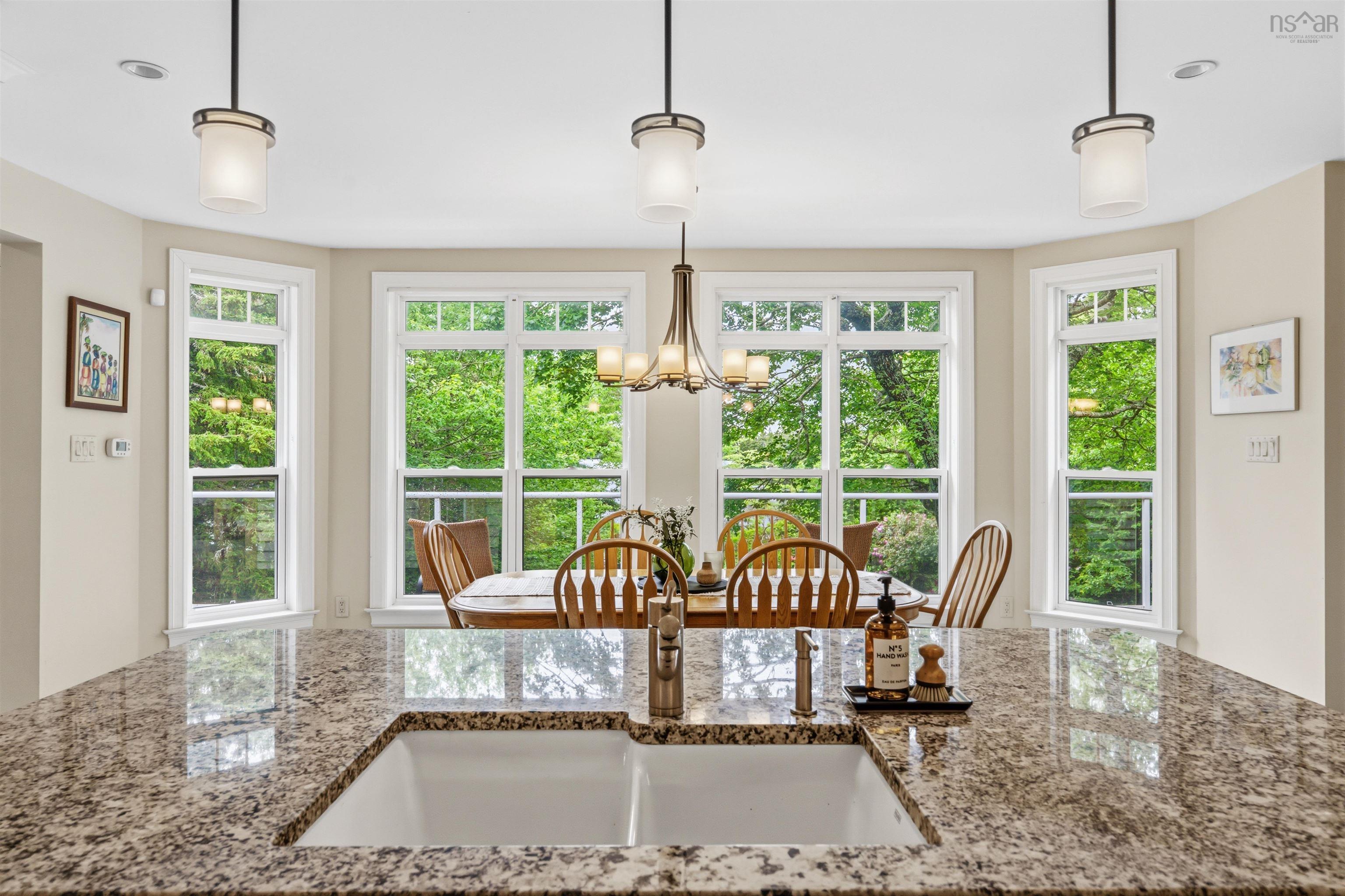 $1,295,000.00: 105 Lakeshore Drive, Hammonds Plains